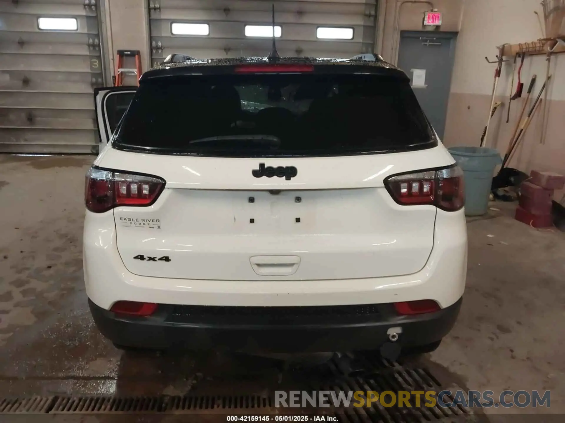 15 Photograph of a damaged car 3C4NJDBB8MT530881 JEEP COMPASS 2021