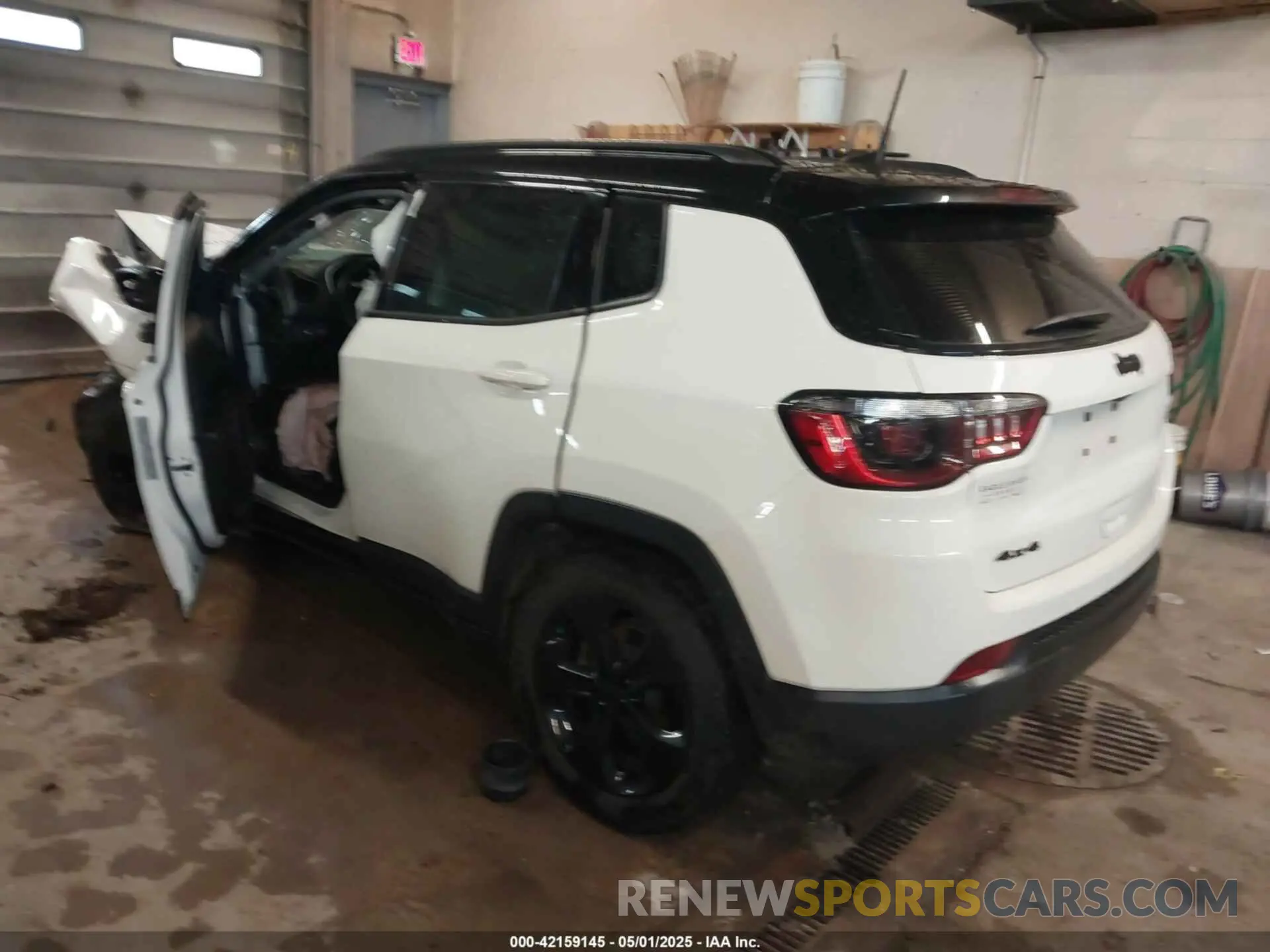 3 Photograph of a damaged car 3C4NJDBB8MT530881 JEEP COMPASS 2021