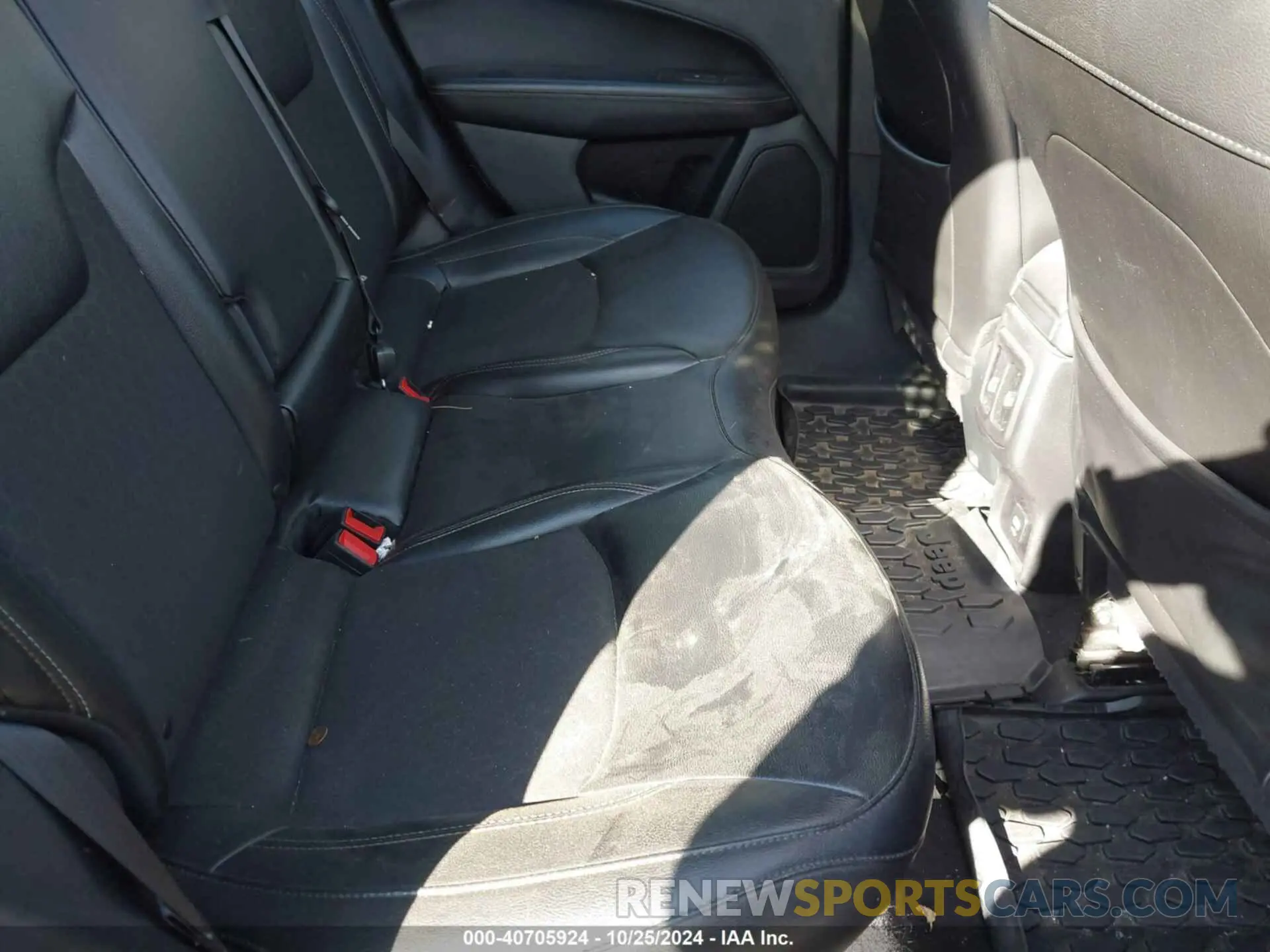 8 Photograph of a damaged car 3C4NJDBB8MT537958 JEEP COMPASS 2021