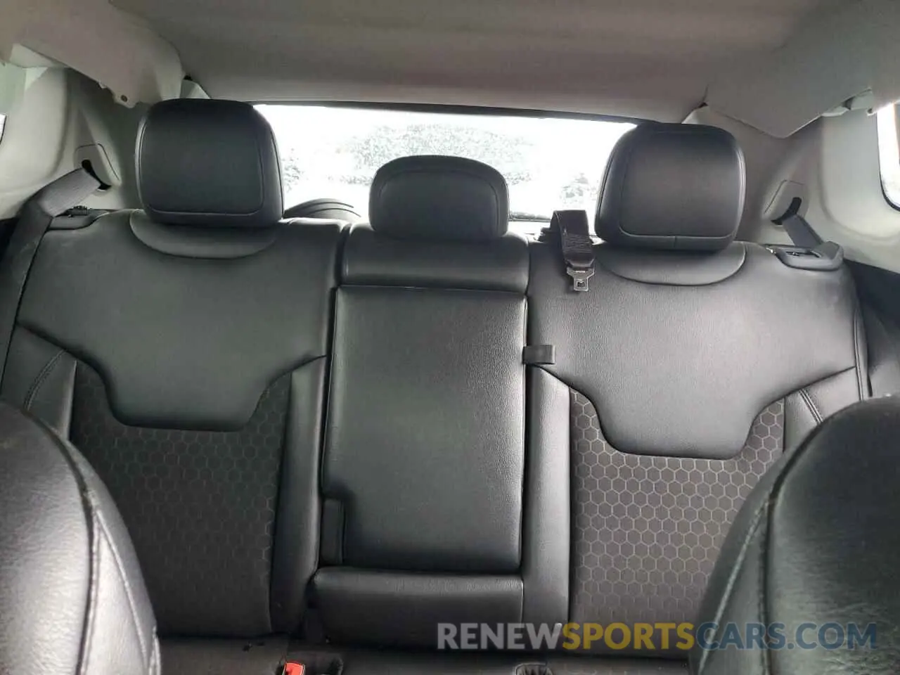 10 Photograph of a damaged car 3C4NJDBB8MT591566 JEEP COMPASS 2021