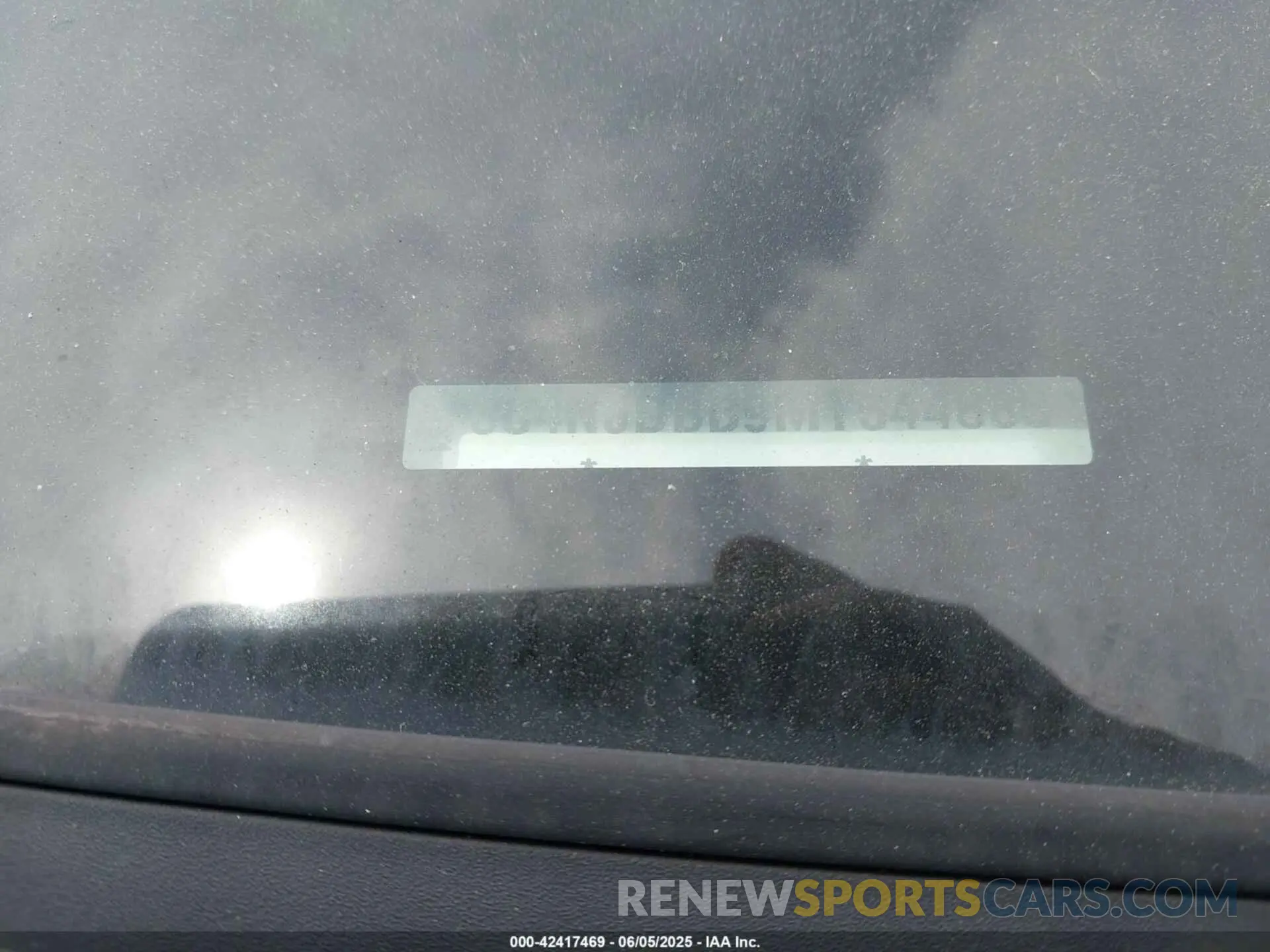 17 Photograph of a damaged car 3C4NJDBB9MT544885 JEEP COMPASS 2021