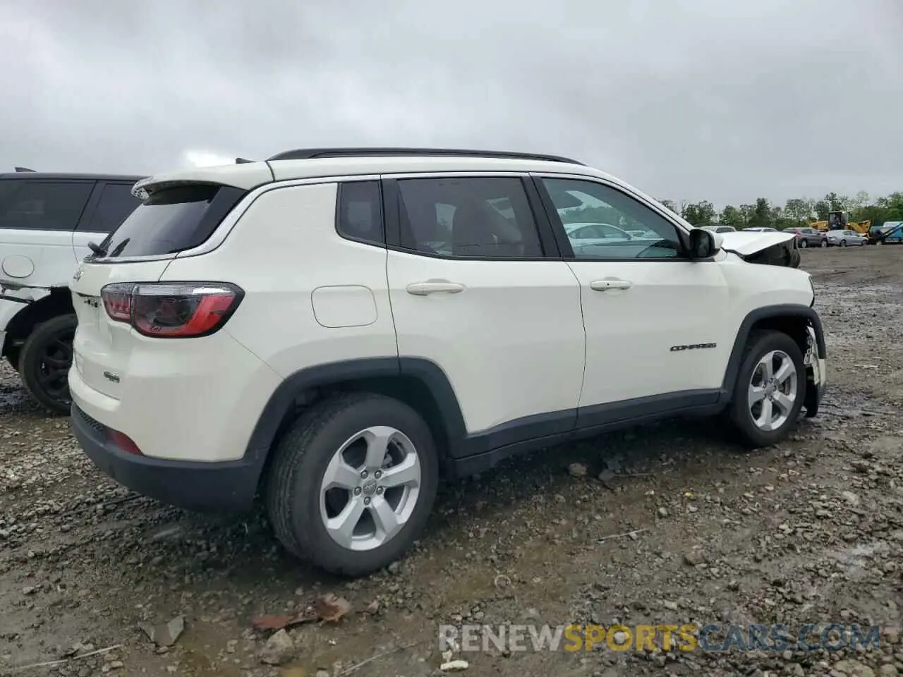 3 Photograph of a damaged car 3C4NJDBB9MT547124 JEEP COMPASS 2021