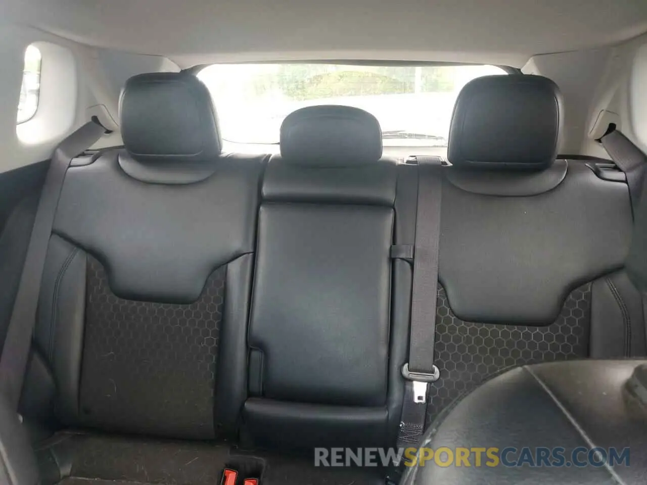10 Photograph of a damaged car 3C4NJDBB9MT567907 JEEP COMPASS 2021