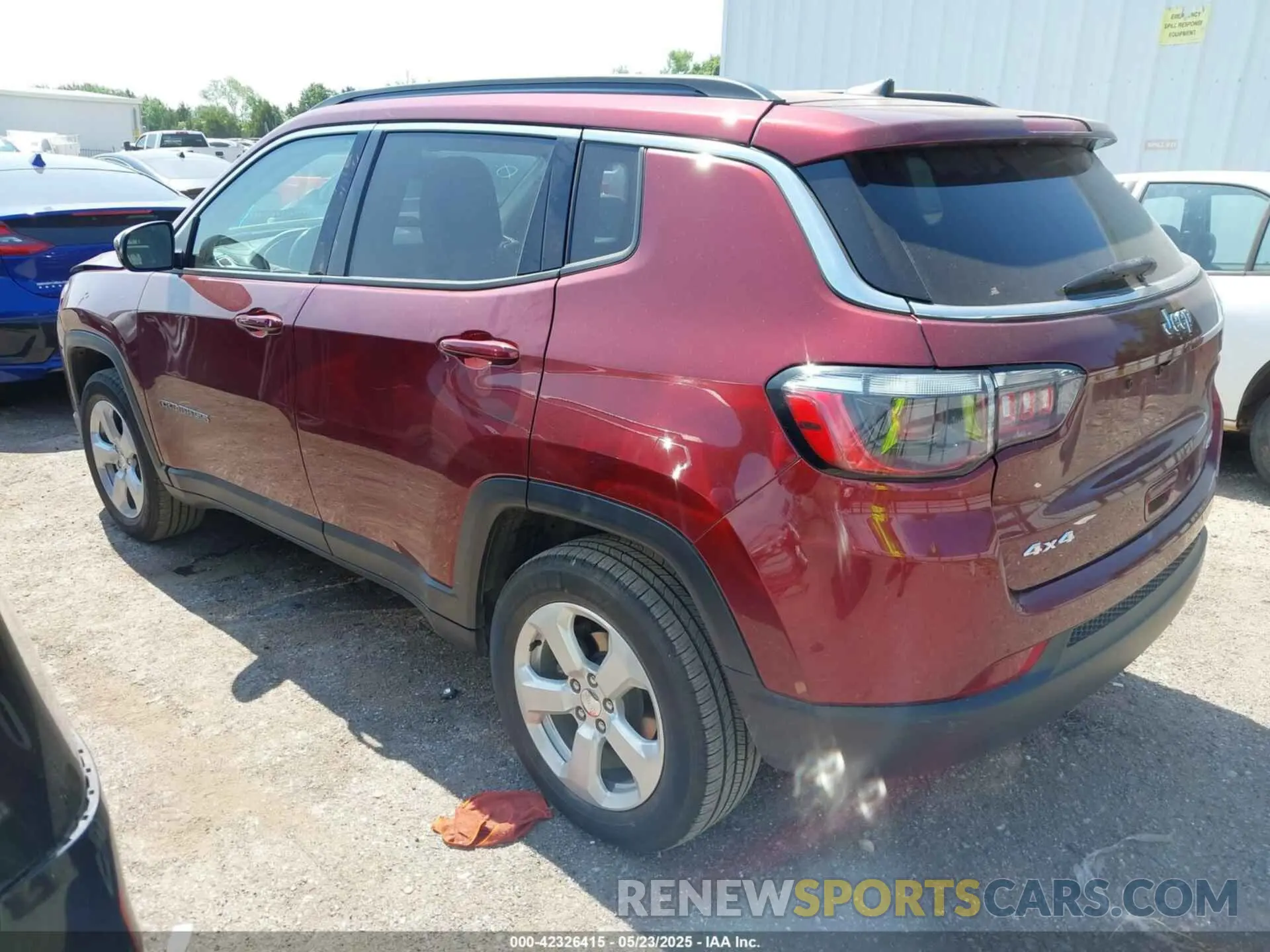 3 Photograph of a damaged car 3C4NJDBB9MT584061 JEEP COMPASS 2021