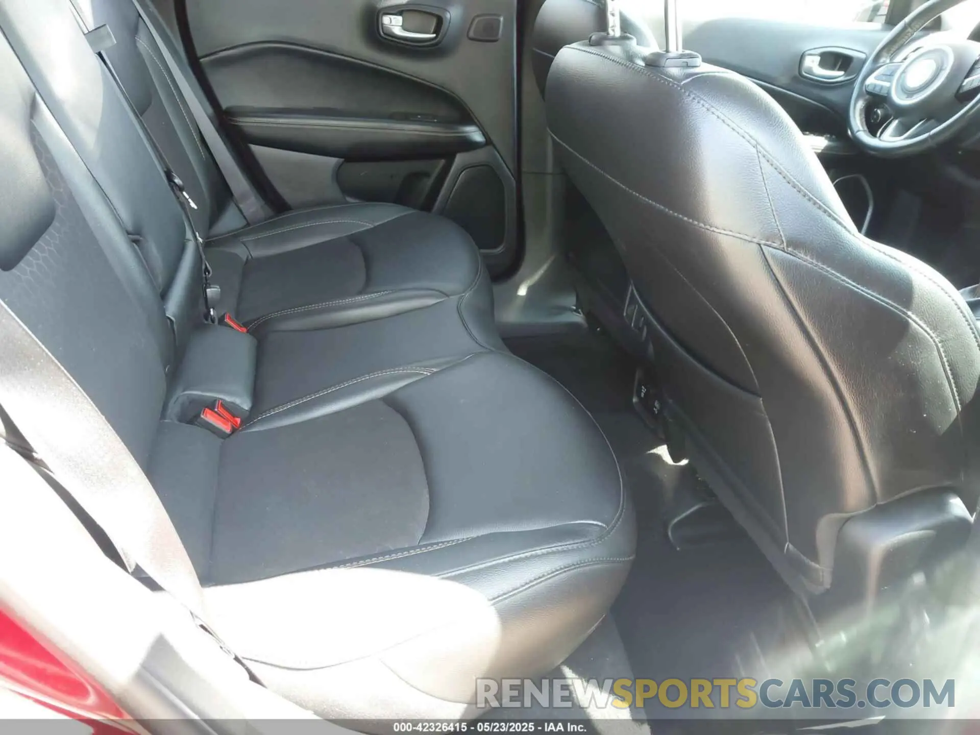 8 Photograph of a damaged car 3C4NJDBB9MT584061 JEEP COMPASS 2021
