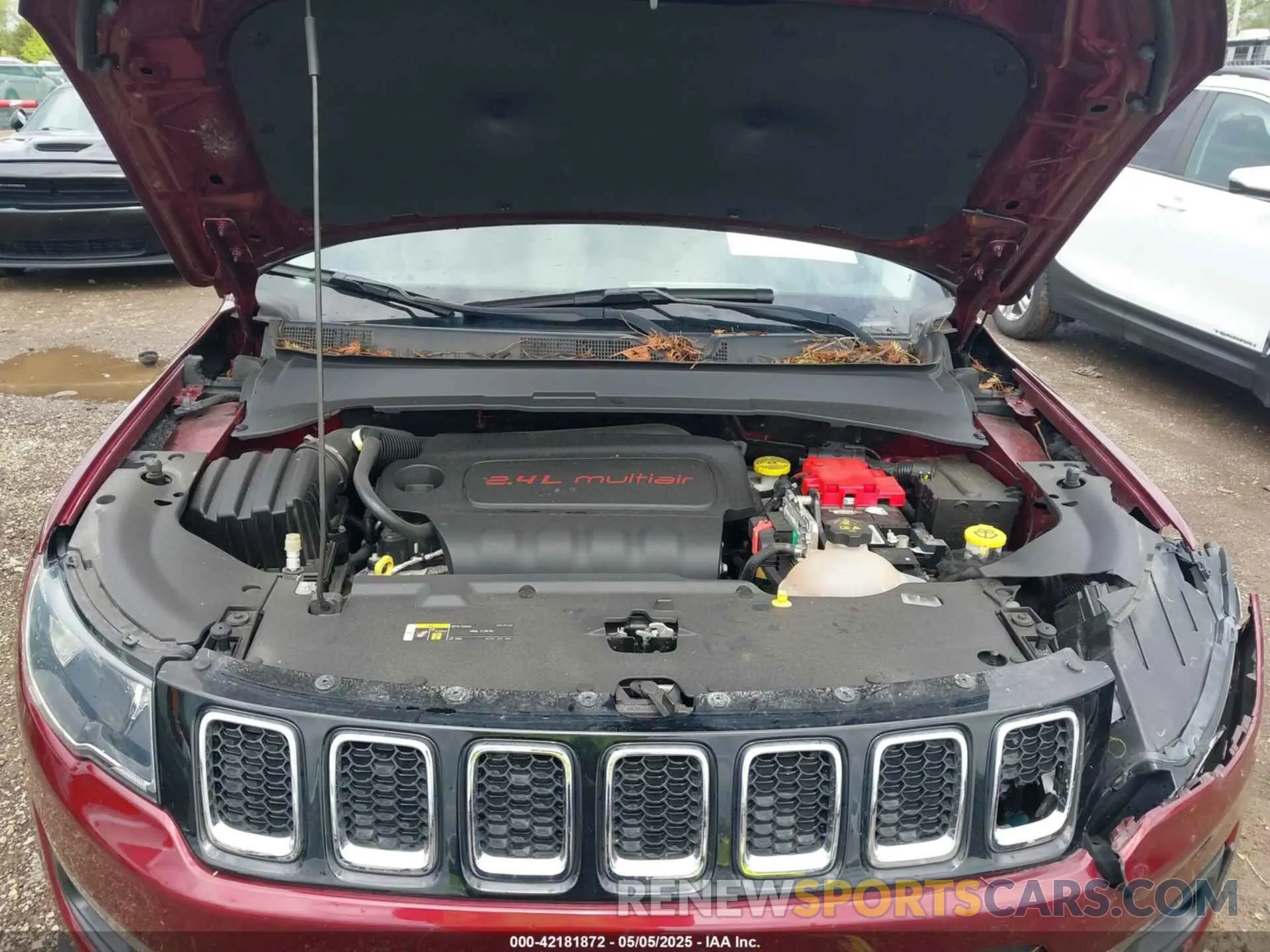 10 Photograph of a damaged car 3C4NJDBBXMT504993 JEEP COMPASS 2021