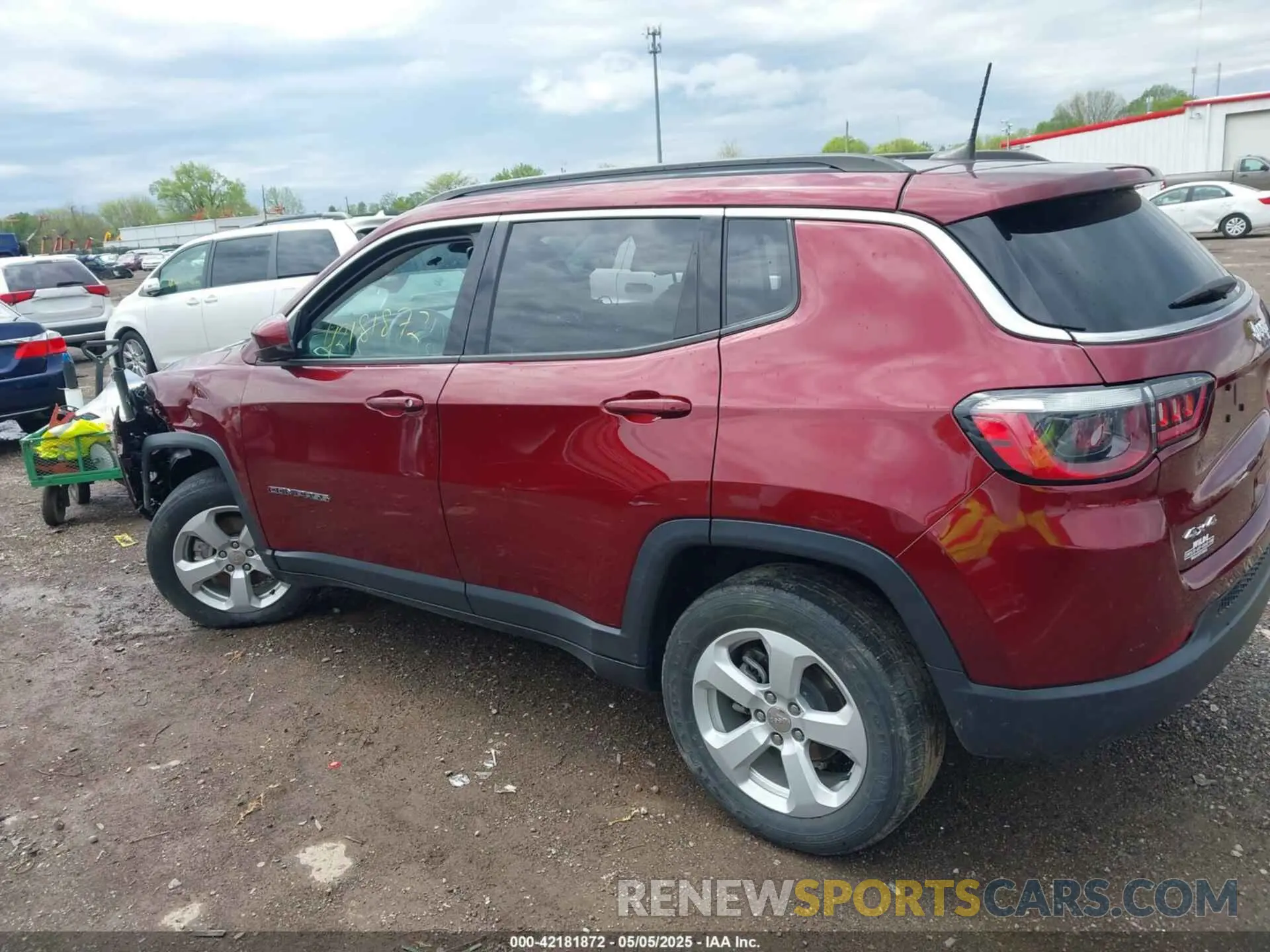14 Photograph of a damaged car 3C4NJDBBXMT504993 JEEP COMPASS 2021