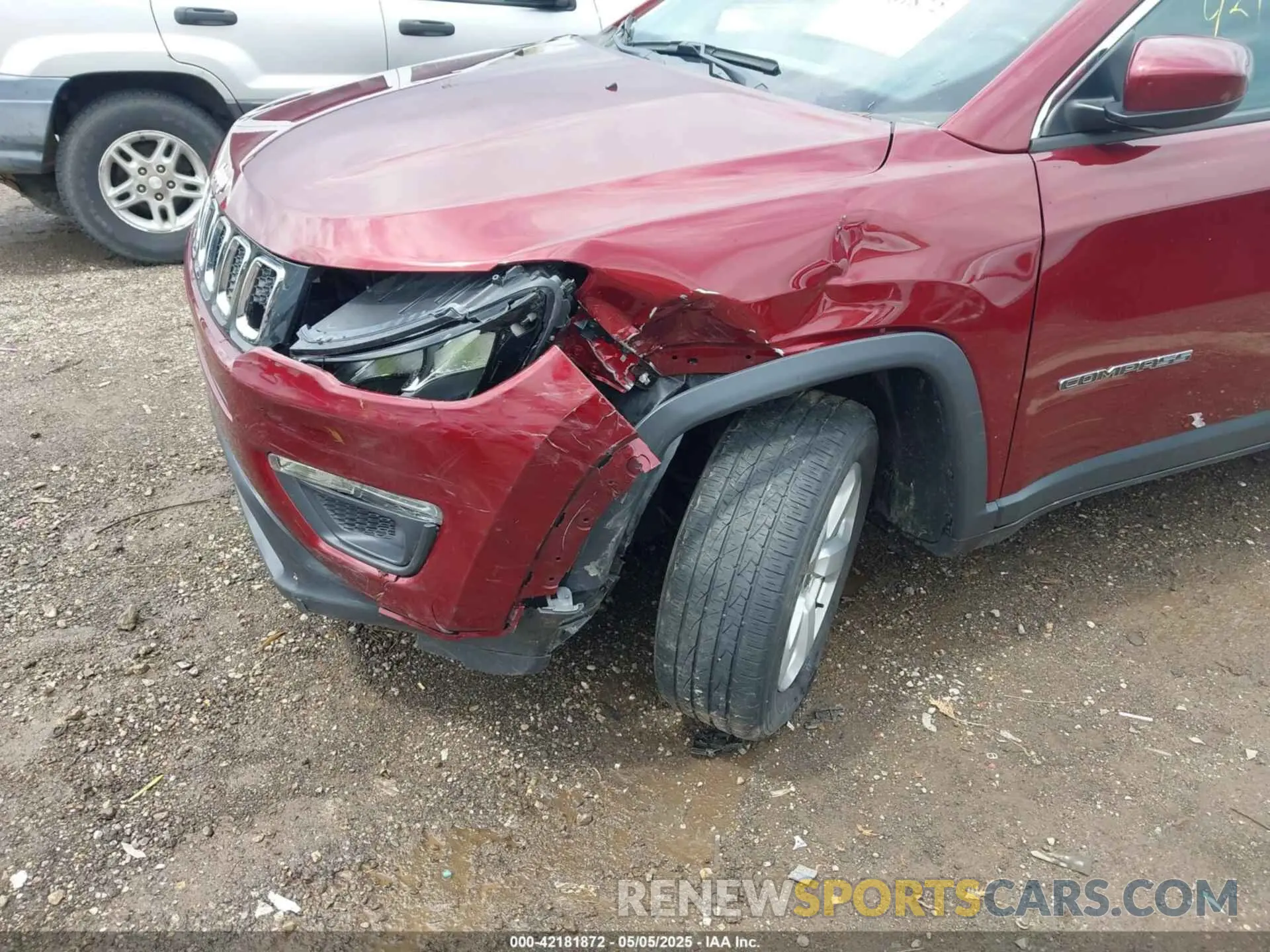 17 Photograph of a damaged car 3C4NJDBBXMT504993 JEEP COMPASS 2021