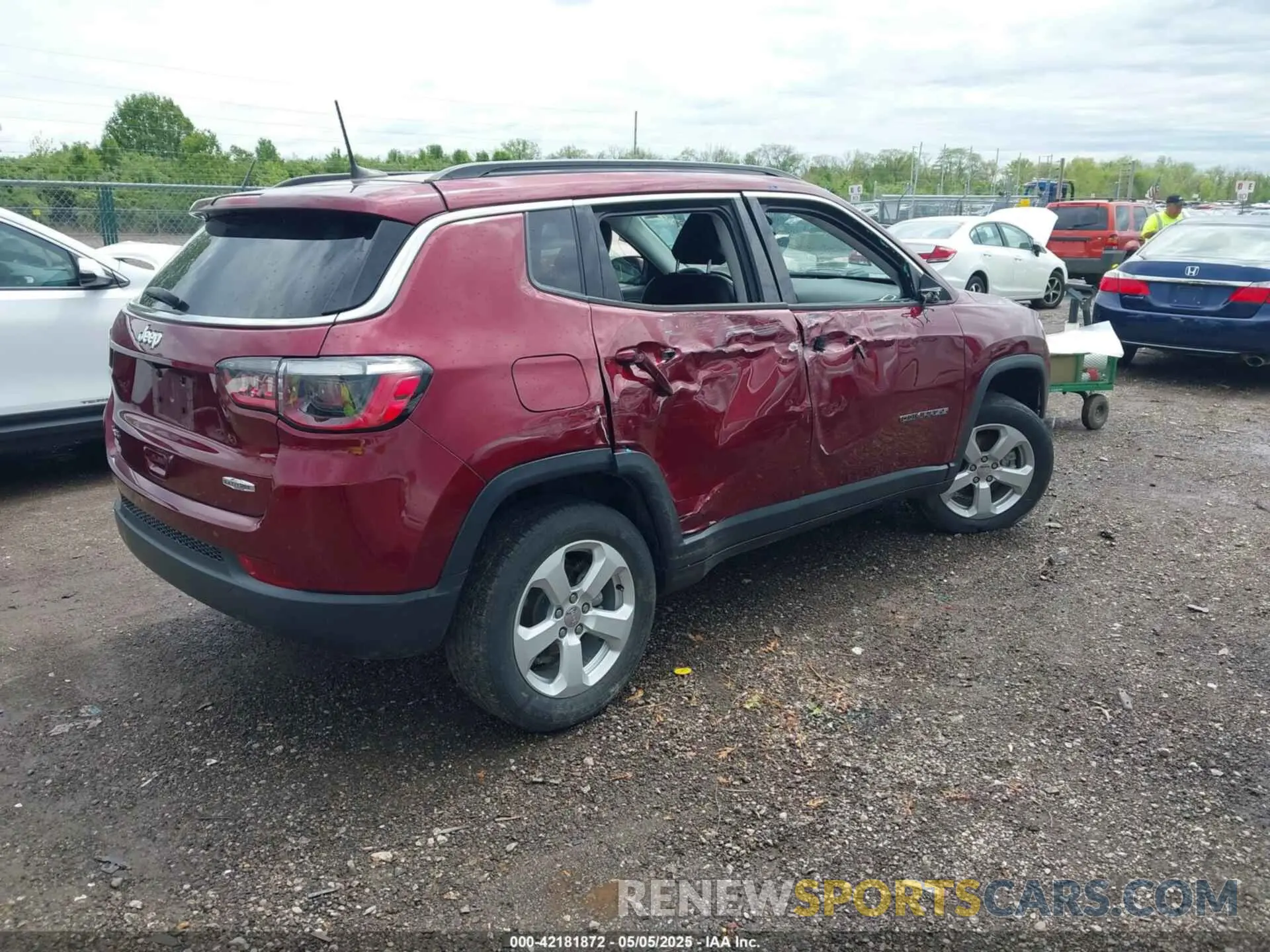 4 Photograph of a damaged car 3C4NJDBBXMT504993 JEEP COMPASS 2021