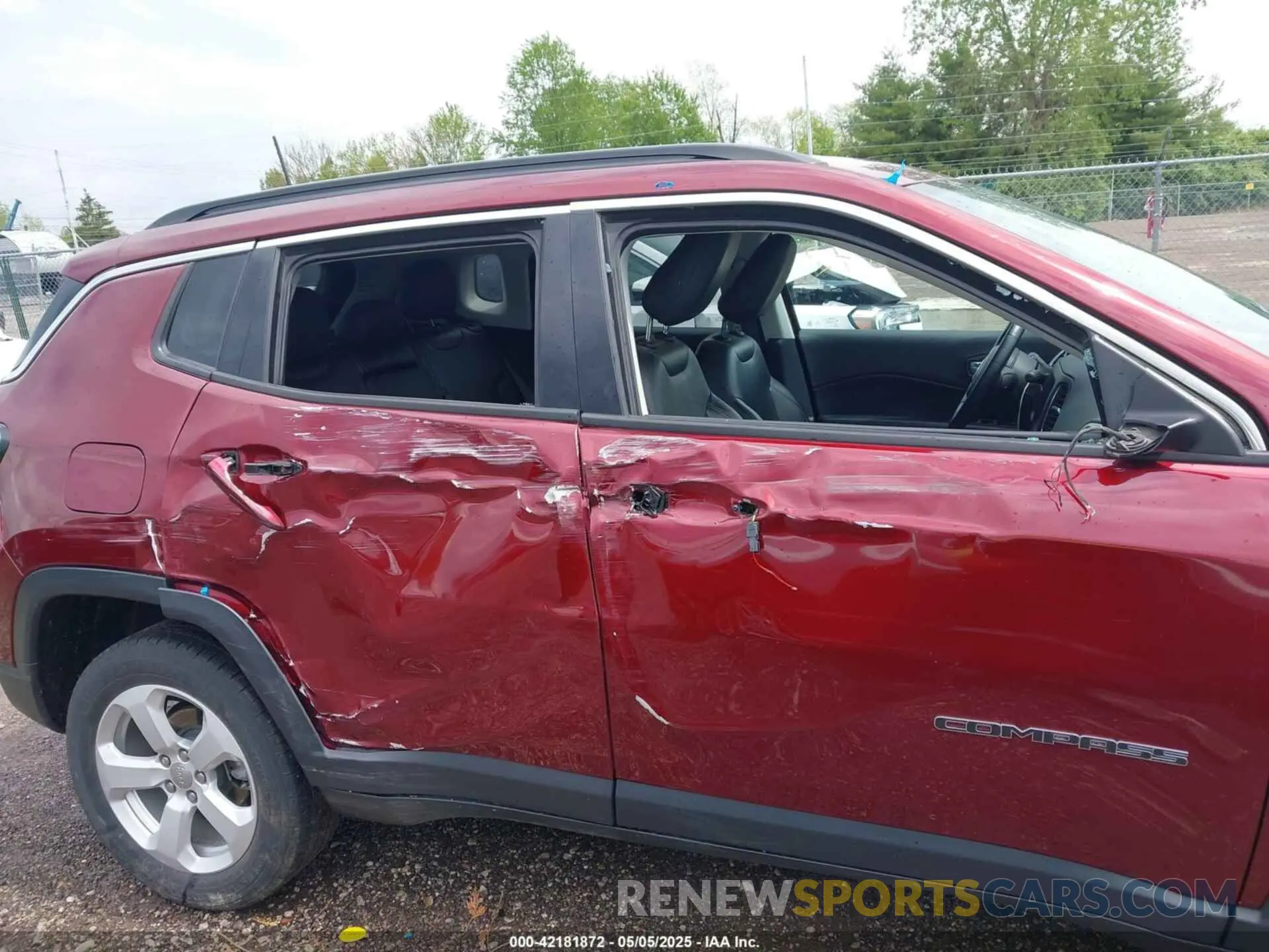 6 Photograph of a damaged car 3C4NJDBBXMT504993 JEEP COMPASS 2021