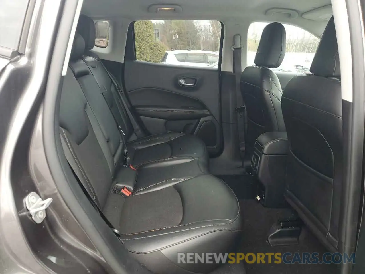 11 Photograph of a damaged car 3C4NJDBBXMT540201 JEEP COMPASS 2021