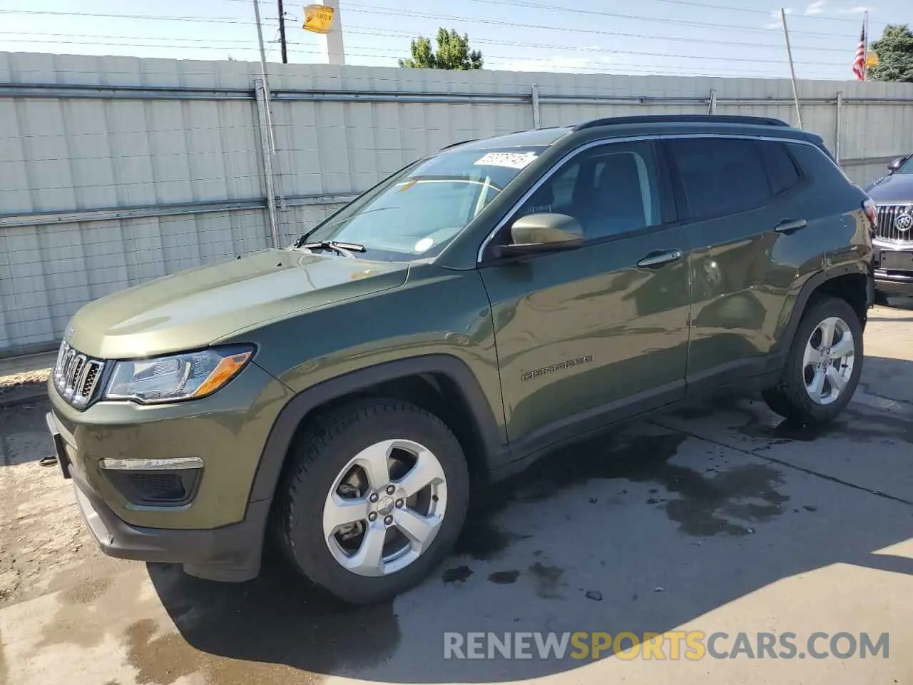 1 Photograph of a damaged car 3C4NJDBBXMT558309 JEEP COMPASS 2021