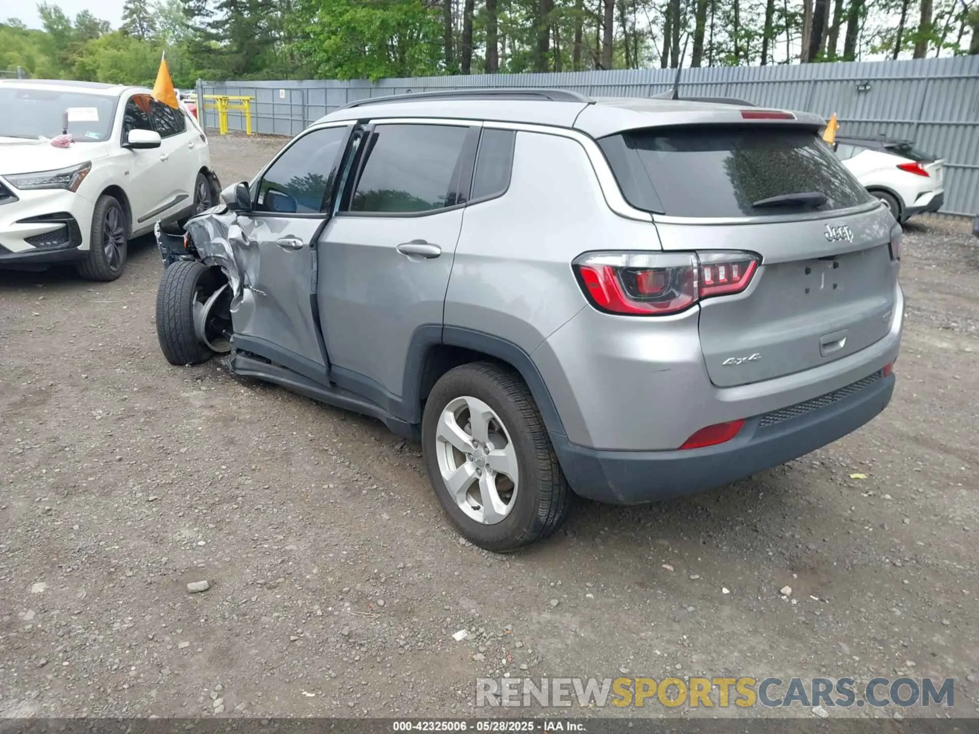 3 Photograph of a damaged car 3C4NJDBBXMT569861 JEEP COMPASS 2021