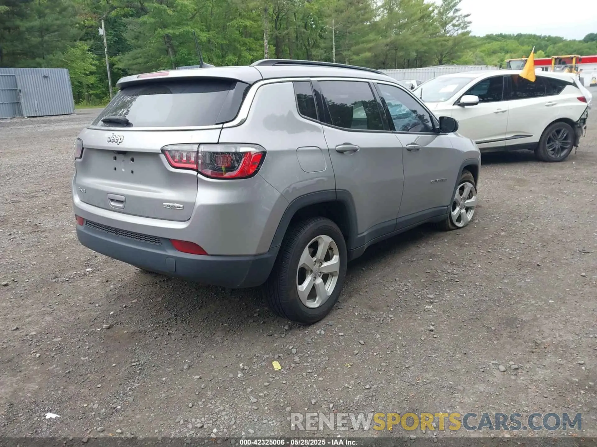 4 Photograph of a damaged car 3C4NJDBBXMT569861 JEEP COMPASS 2021