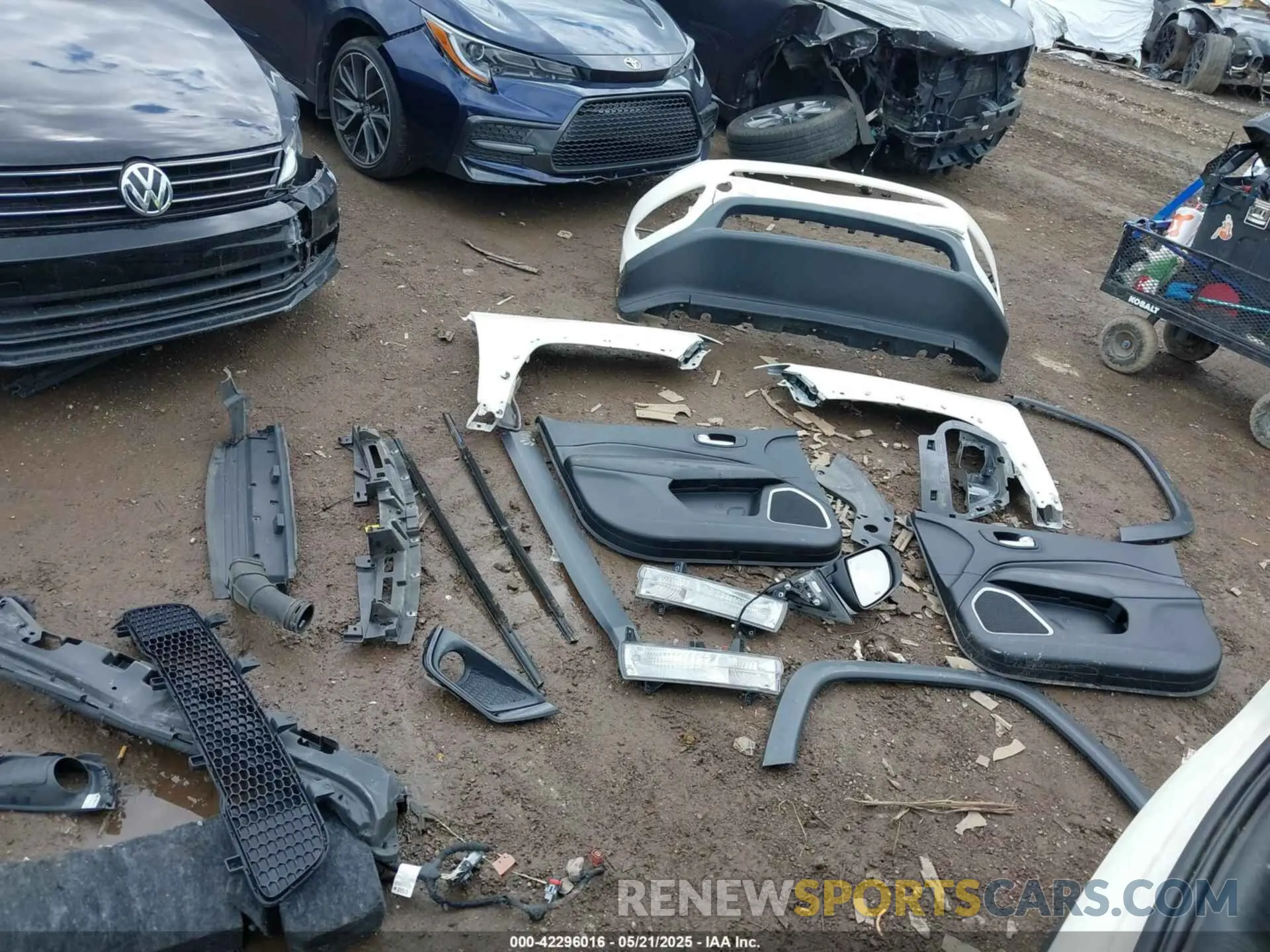 12 Photograph of a damaged car 3C4NJDBBXMT586529 JEEP COMPASS 2021