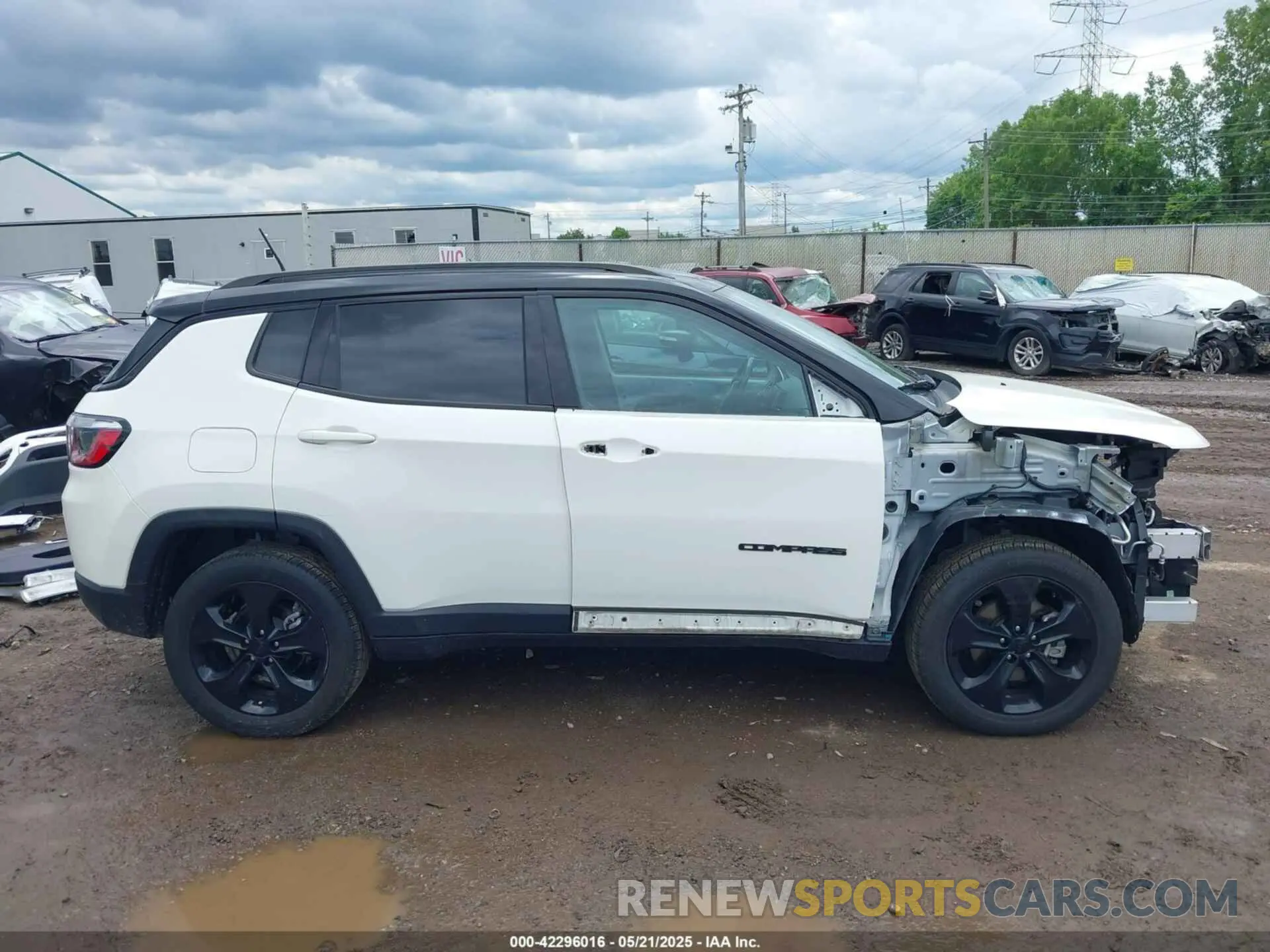 14 Photograph of a damaged car 3C4NJDBBXMT586529 JEEP COMPASS 2021