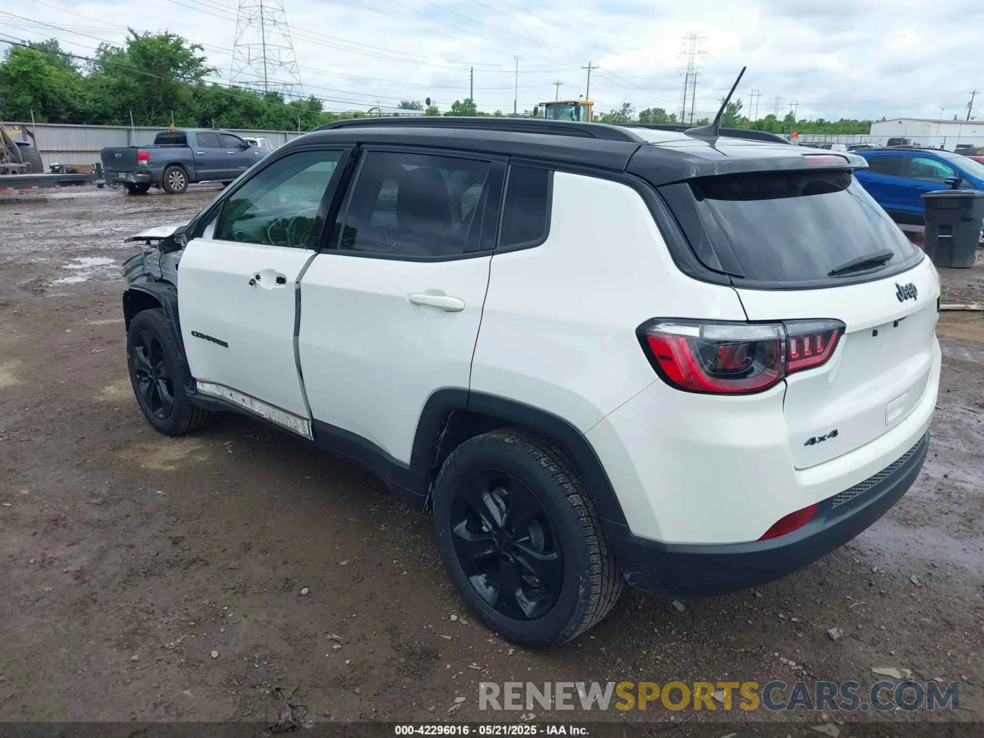 3 Photograph of a damaged car 3C4NJDBBXMT586529 JEEP COMPASS 2021