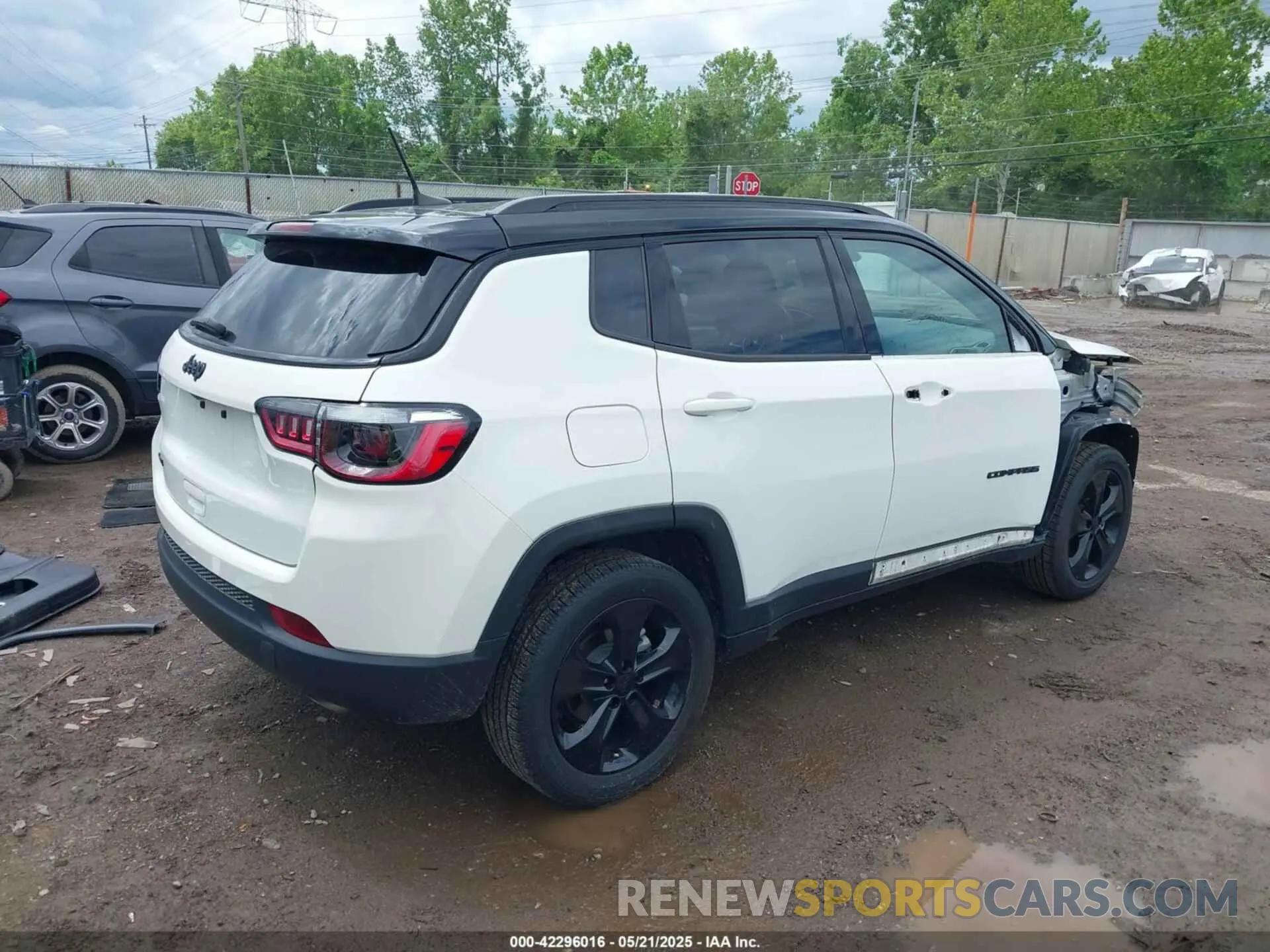 4 Photograph of a damaged car 3C4NJDBBXMT586529 JEEP COMPASS 2021