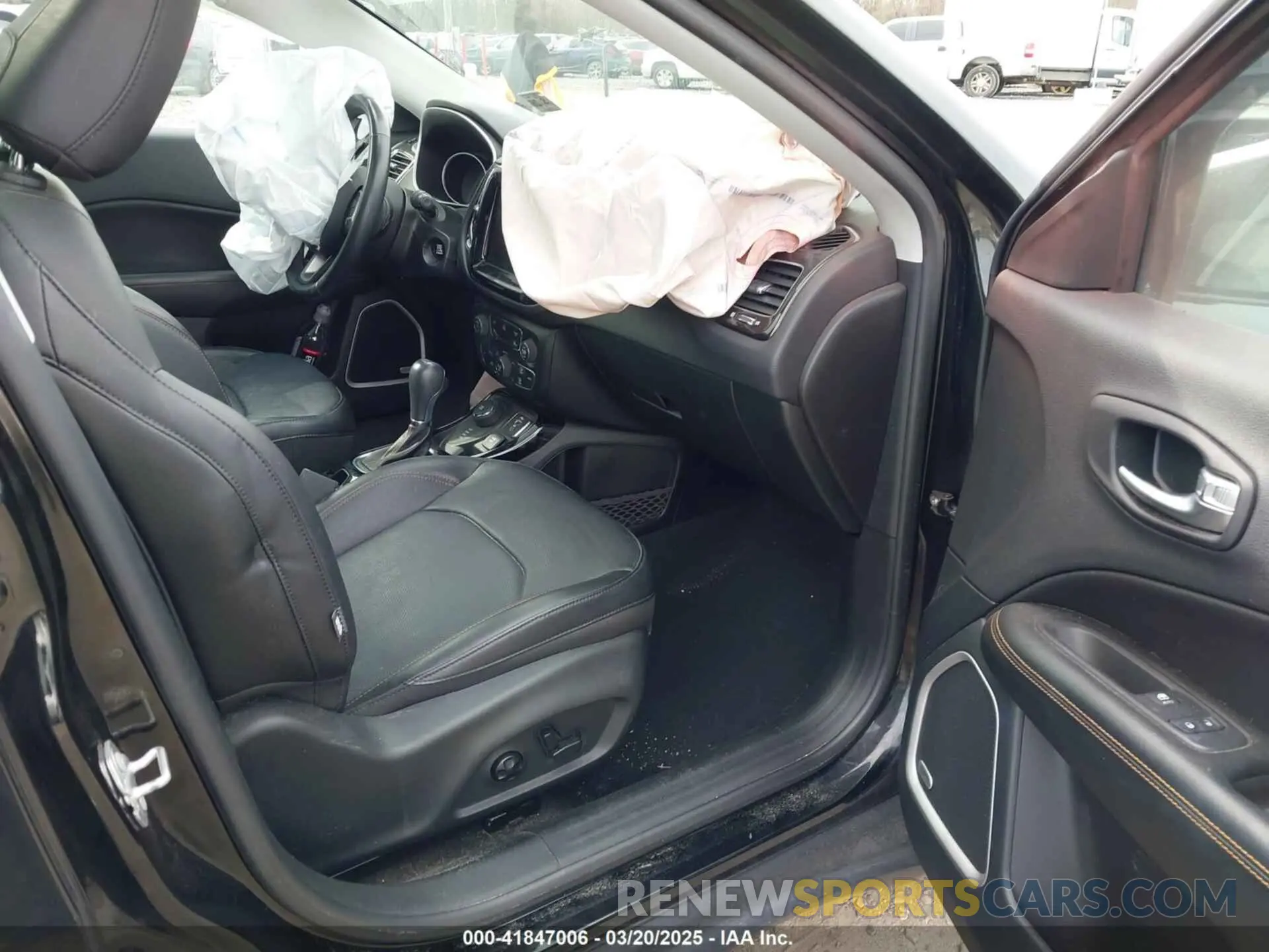 5 Photograph of a damaged car 3C4NJDCB0MT534437 JEEP COMPASS 2021