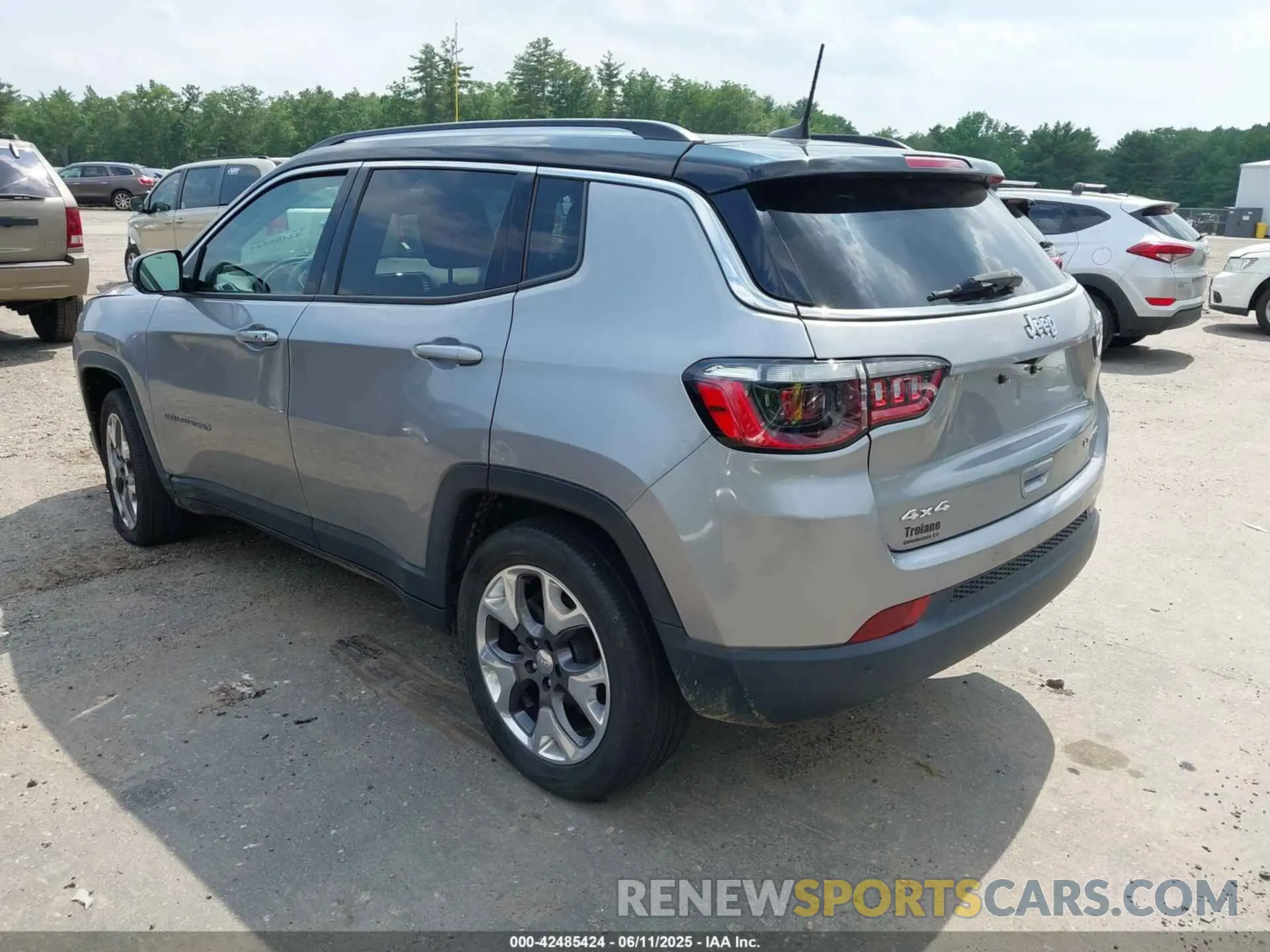 3 Photograph of a damaged car 3C4NJDCB1MT506372 JEEP COMPASS 2021