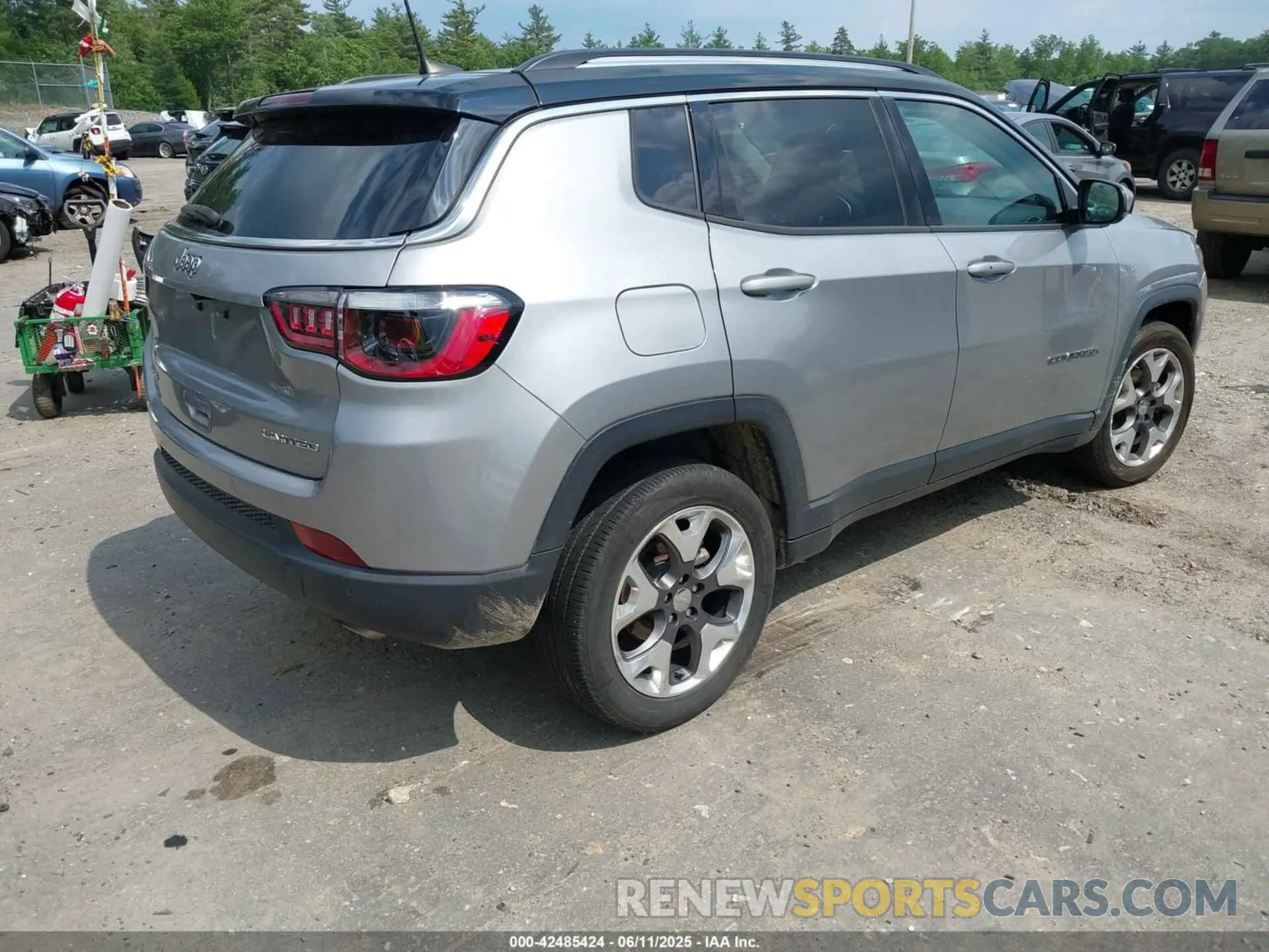 4 Photograph of a damaged car 3C4NJDCB1MT506372 JEEP COMPASS 2021