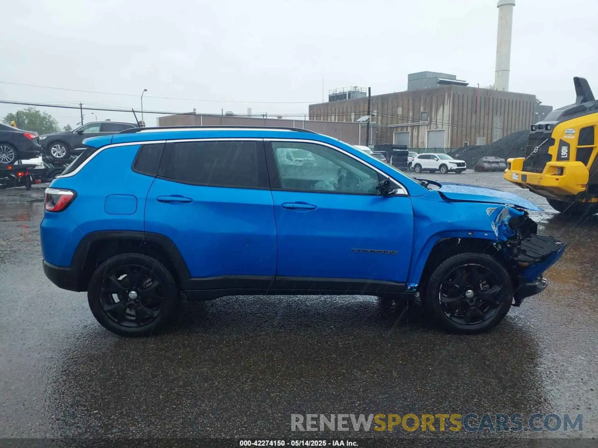 13 Photograph of a damaged car 3C4NJDCB1MT553336 JEEP COMPASS 2021