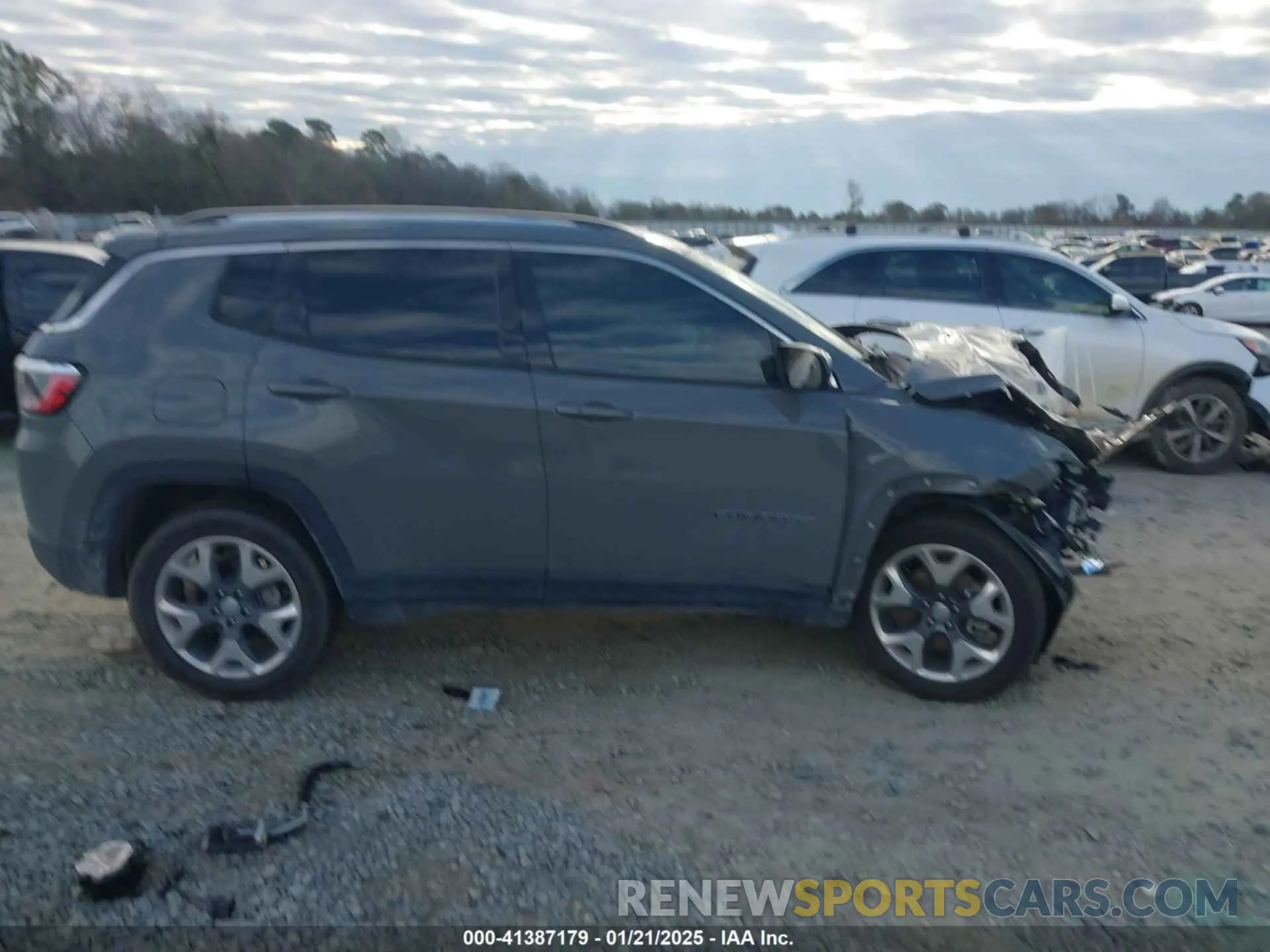 14 Photograph of a damaged car 3C4NJDCB2MT527554 JEEP COMPASS 2021