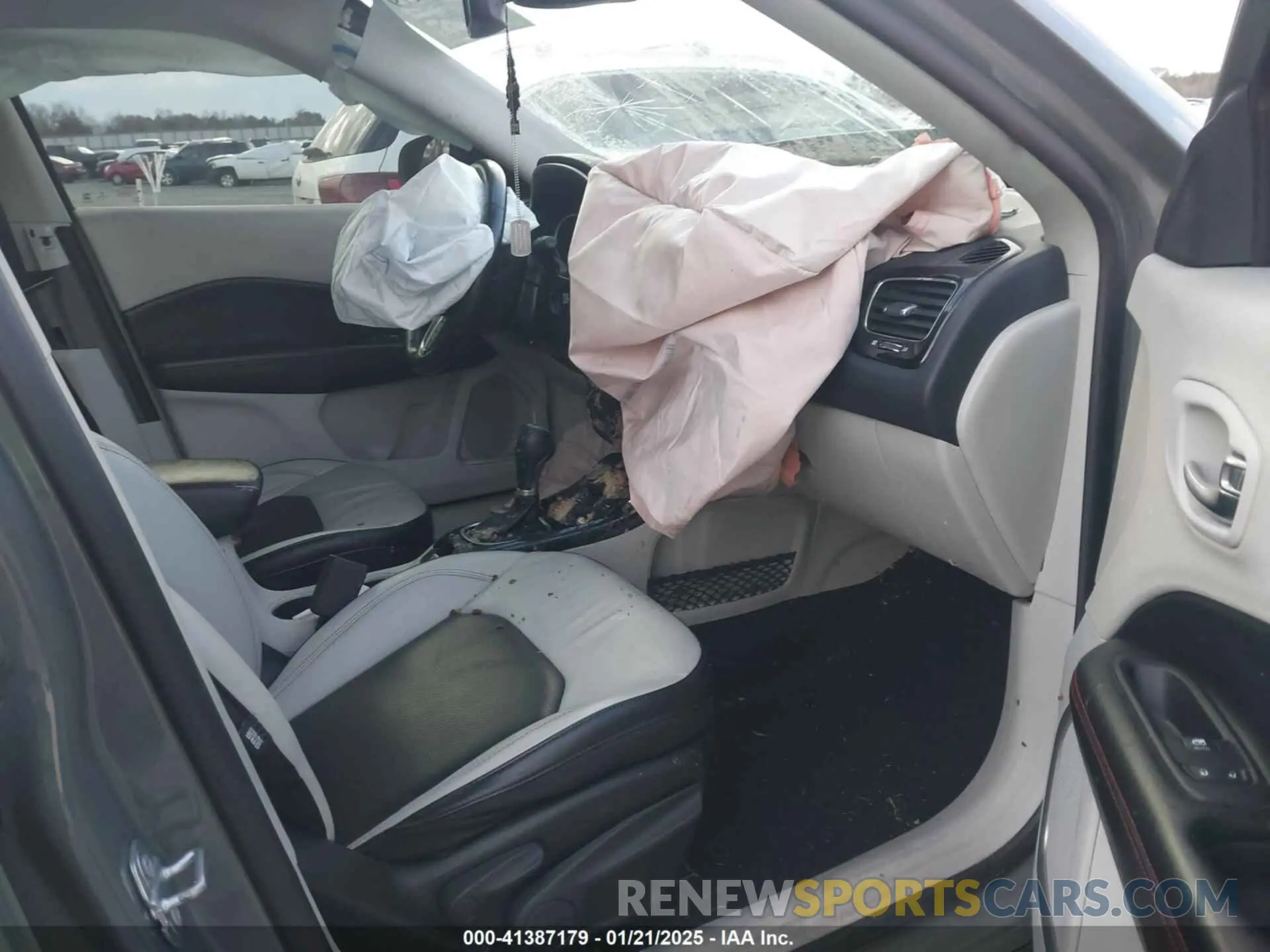 5 Photograph of a damaged car 3C4NJDCB2MT527554 JEEP COMPASS 2021