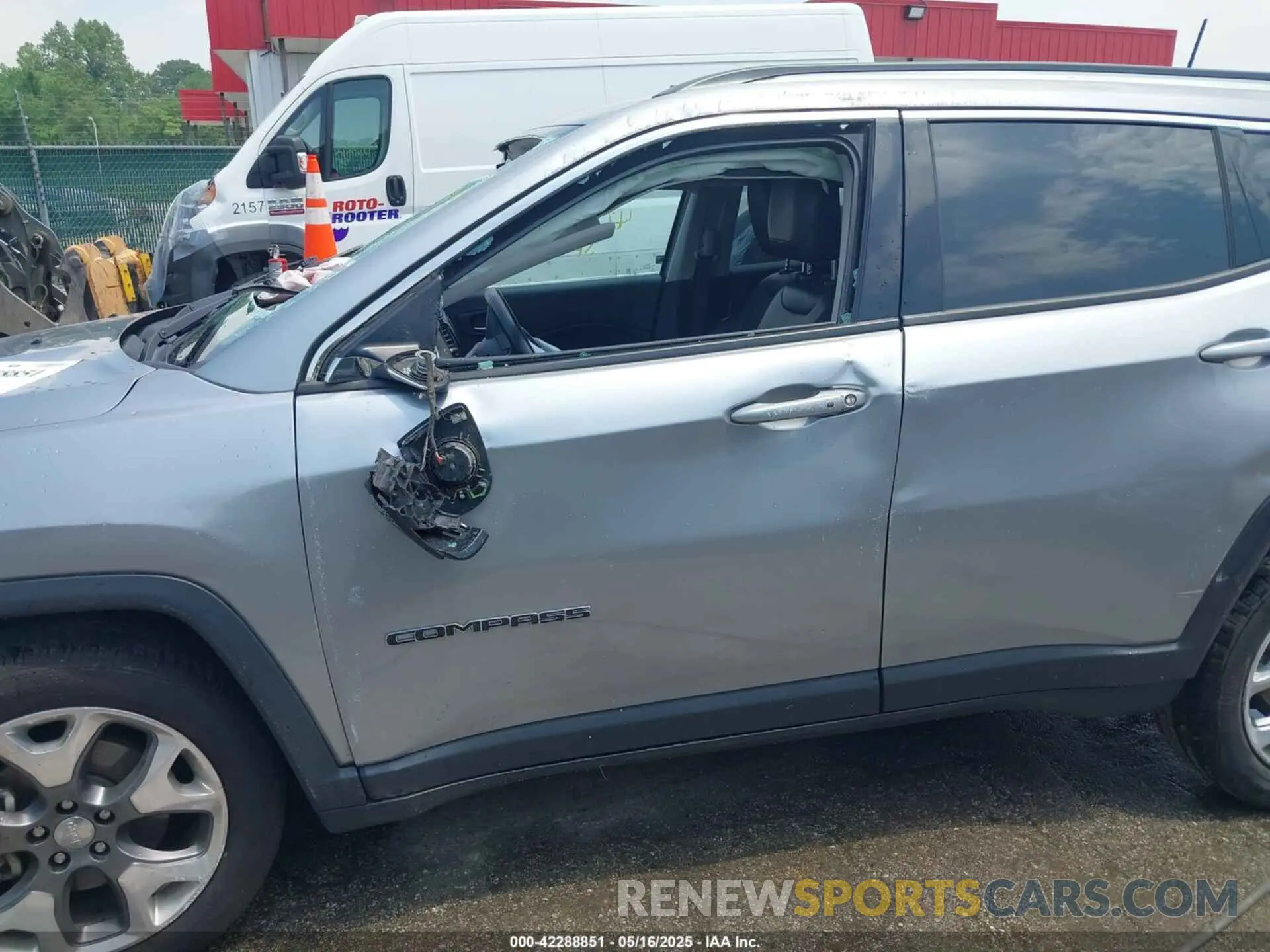19 Photograph of a damaged car 3C4NJDCB3MT519818 JEEP COMPASS 2021