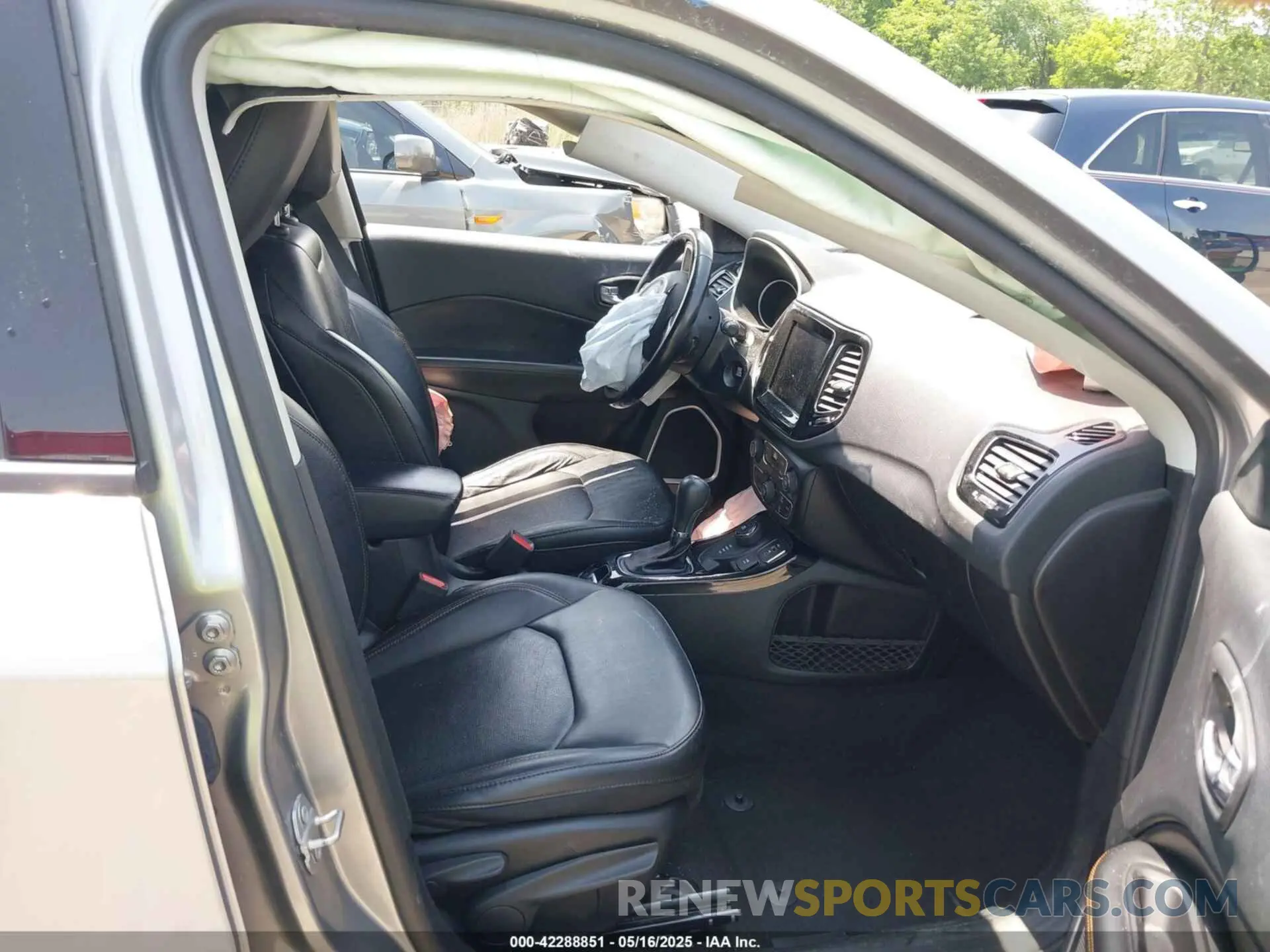 5 Photograph of a damaged car 3C4NJDCB3MT519818 JEEP COMPASS 2021