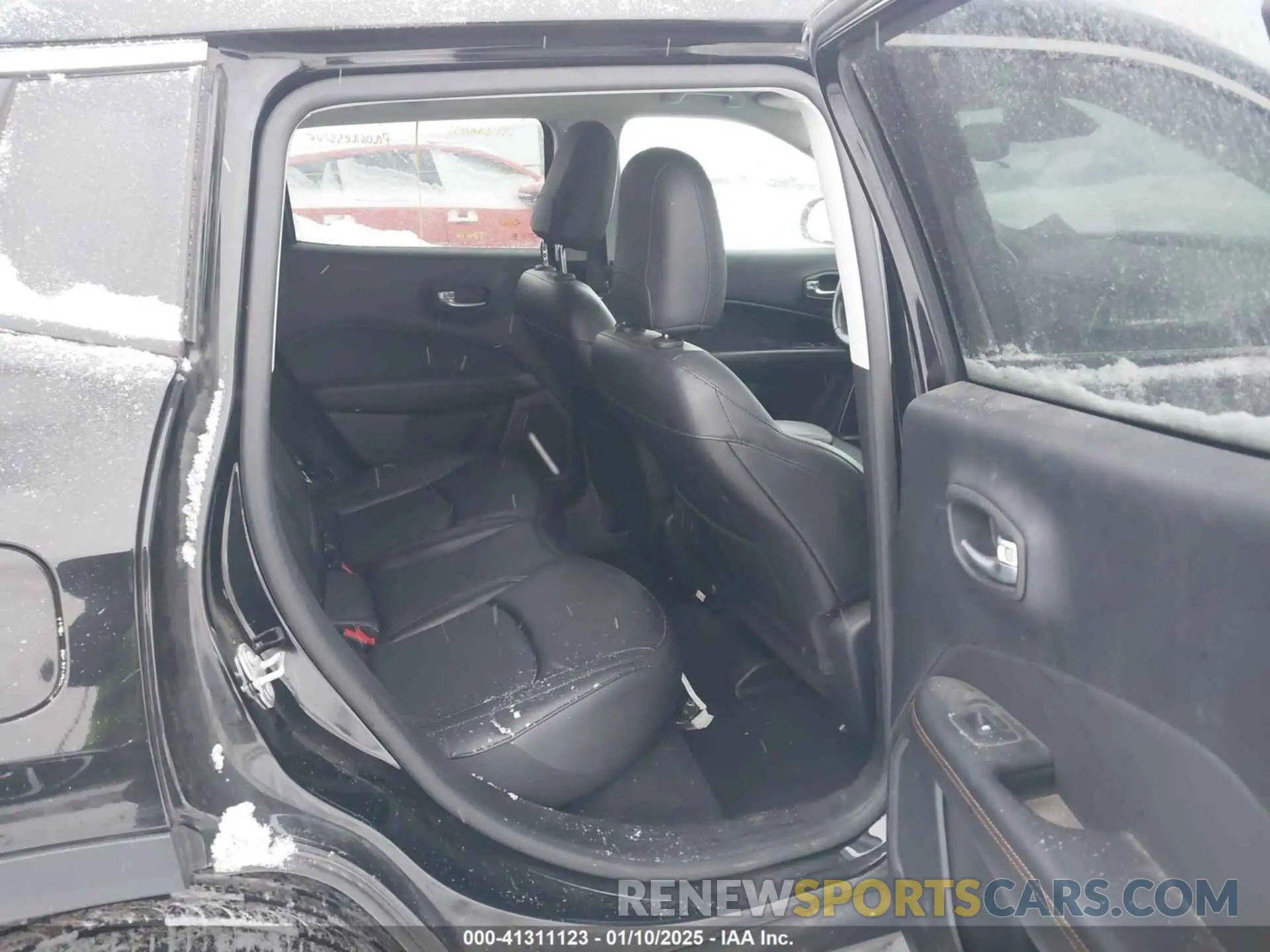 8 Photograph of a damaged car 3C4NJDCB3MT550874 JEEP COMPASS 2021