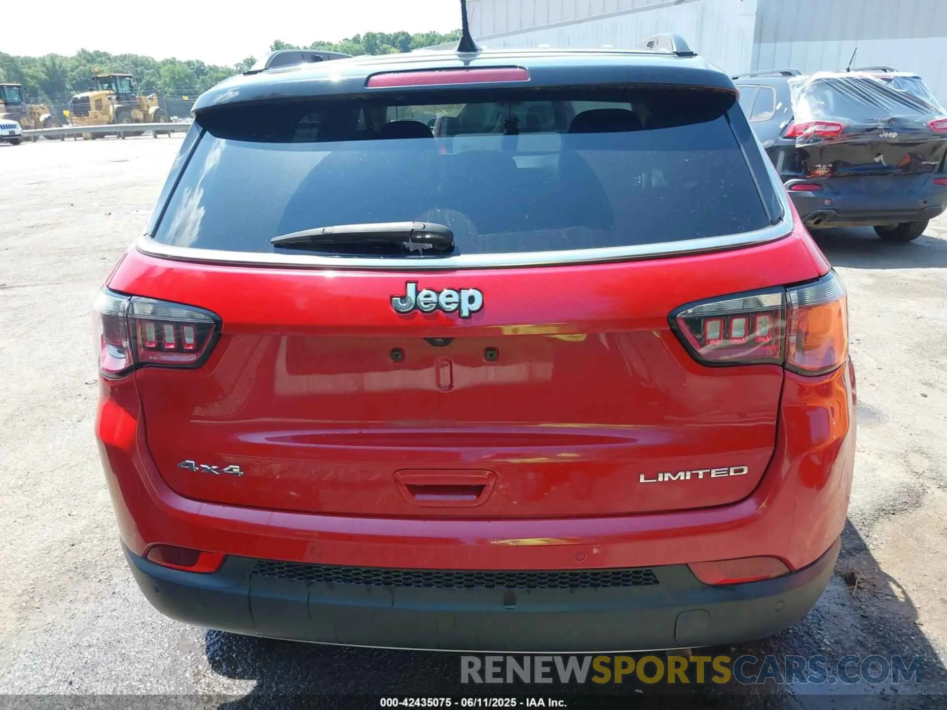17 Photograph of a damaged car 3C4NJDCB3MT599685 JEEP COMPASS 2021
