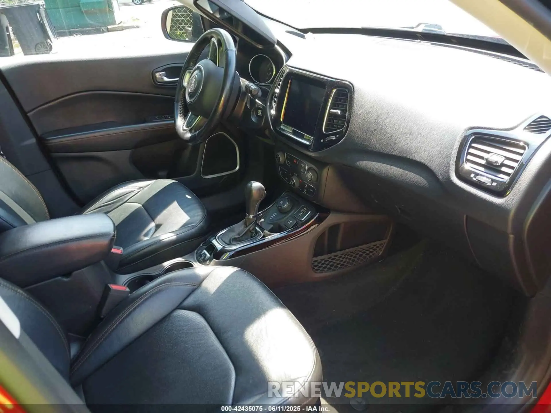 5 Photograph of a damaged car 3C4NJDCB3MT599685 JEEP COMPASS 2021