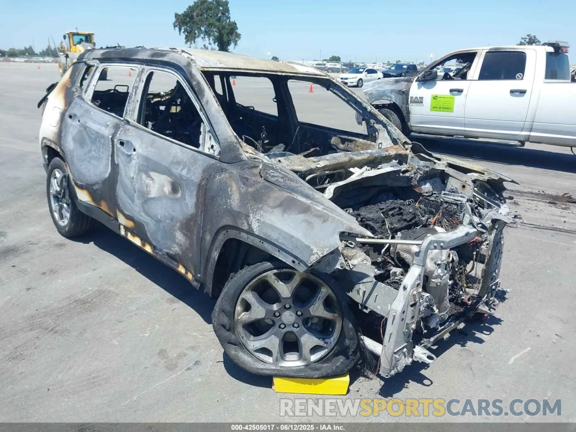 1 Photograph of a damaged car 3C4NJDCB4MT511940 JEEP COMPASS 2021