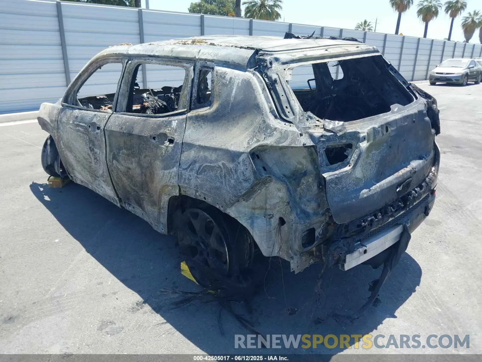3 Photograph of a damaged car 3C4NJDCB4MT511940 JEEP COMPASS 2021
