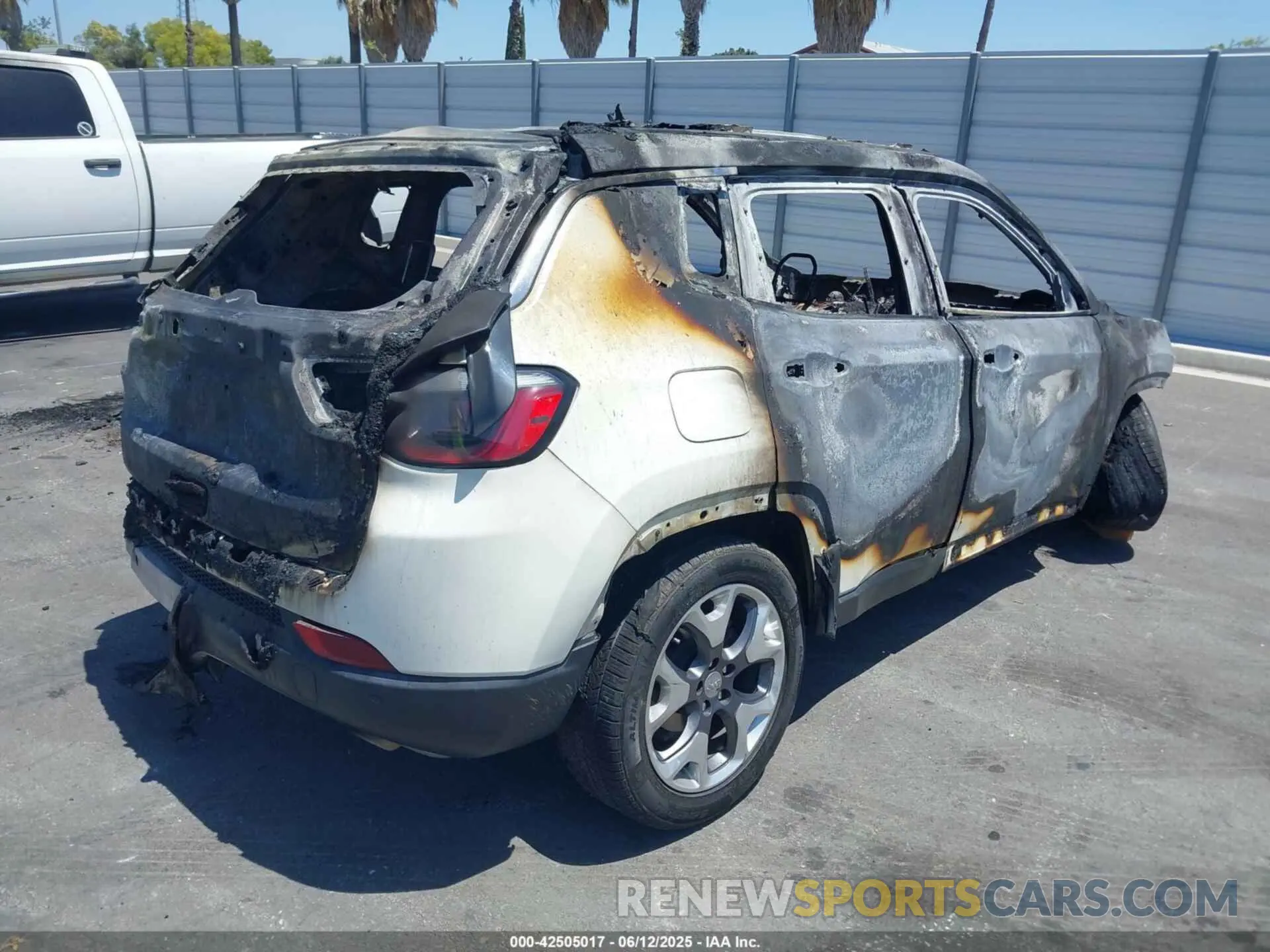 4 Photograph of a damaged car 3C4NJDCB4MT511940 JEEP COMPASS 2021