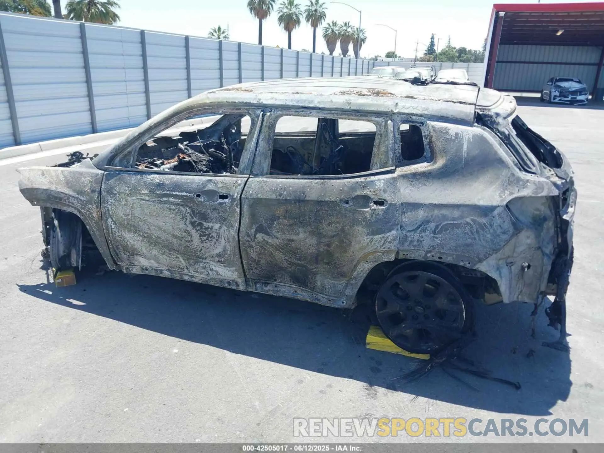 6 Photograph of a damaged car 3C4NJDCB4MT511940 JEEP COMPASS 2021