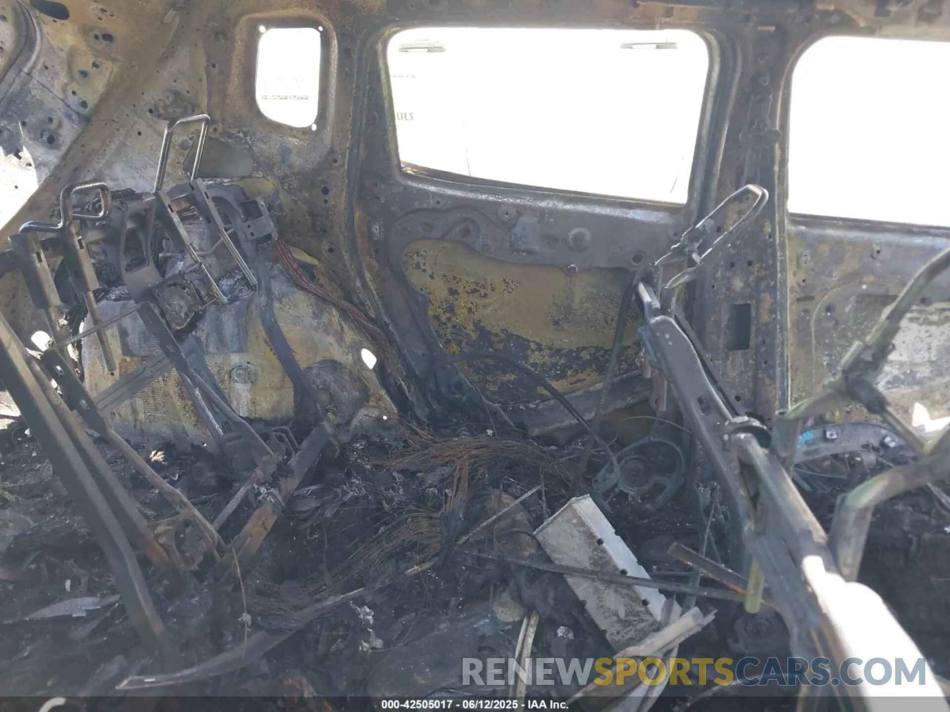 8 Photograph of a damaged car 3C4NJDCB4MT511940 JEEP COMPASS 2021