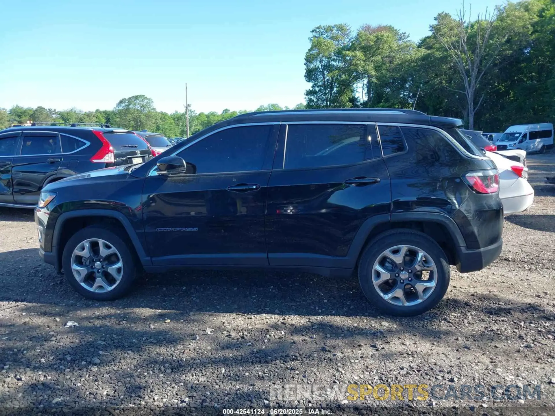 14 Photograph of a damaged car 3C4NJDCB4MT538233 JEEP COMPASS 2021