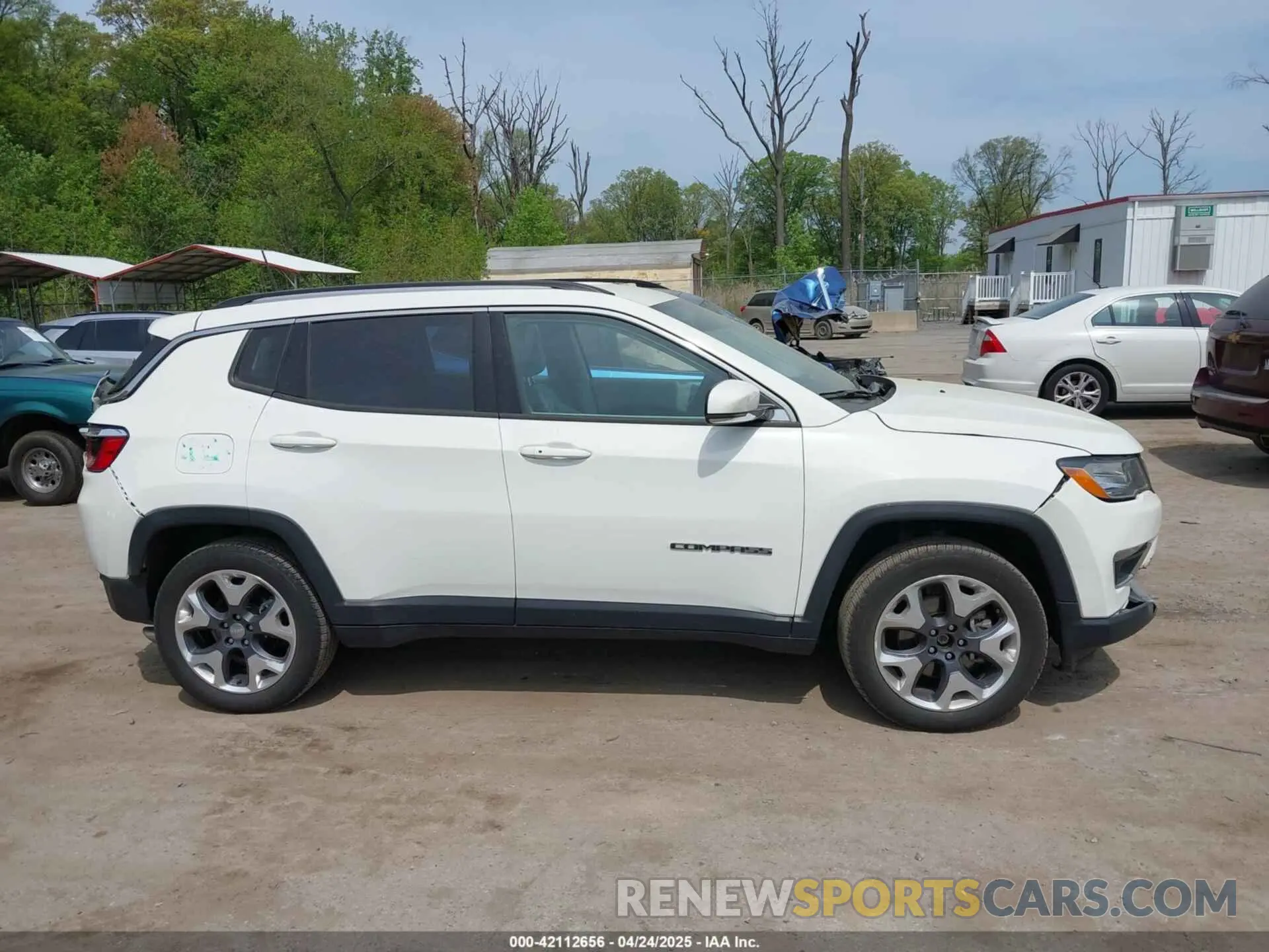13 Photograph of a damaged car 3C4NJDCB5MT588915 JEEP COMPASS 2021