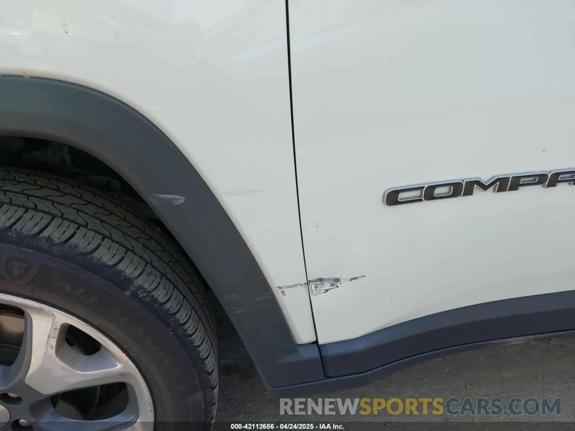 18 Photograph of a damaged car 3C4NJDCB5MT588915 JEEP COMPASS 2021