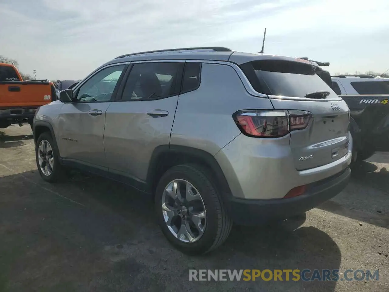 2 Photograph of a damaged car 3C4NJDCB6MT528495 JEEP COMPASS 2021
