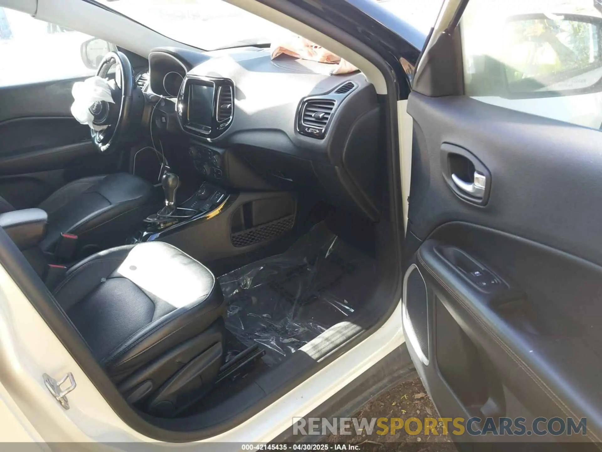 5 Photograph of a damaged car 3C4NJDCB6MT536712 JEEP COMPASS 2021