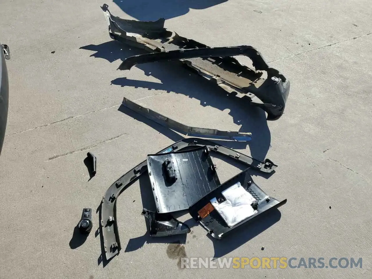 14 Photograph of a damaged car 3C4NJDCB6MT604376 JEEP COMPASS 2021