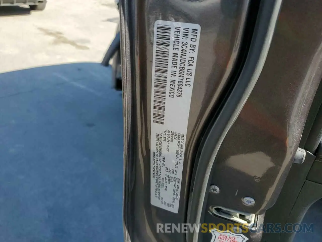 15 Photograph of a damaged car 3C4NJDCB6MT604376 JEEP COMPASS 2021