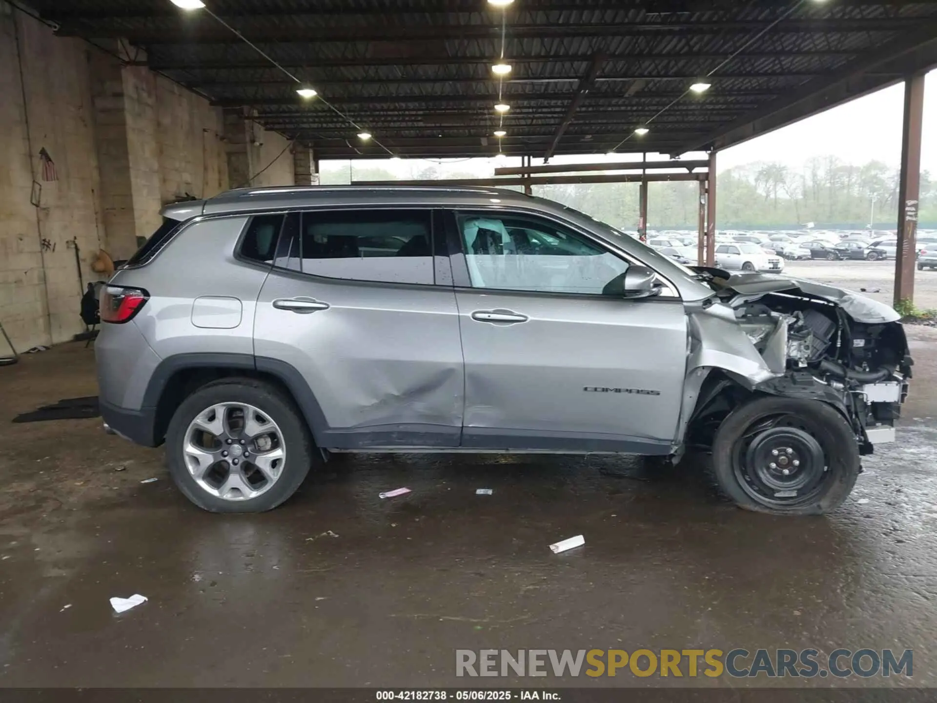 14 Photograph of a damaged car 3C4NJDCB8MT523718 JEEP COMPASS 2021