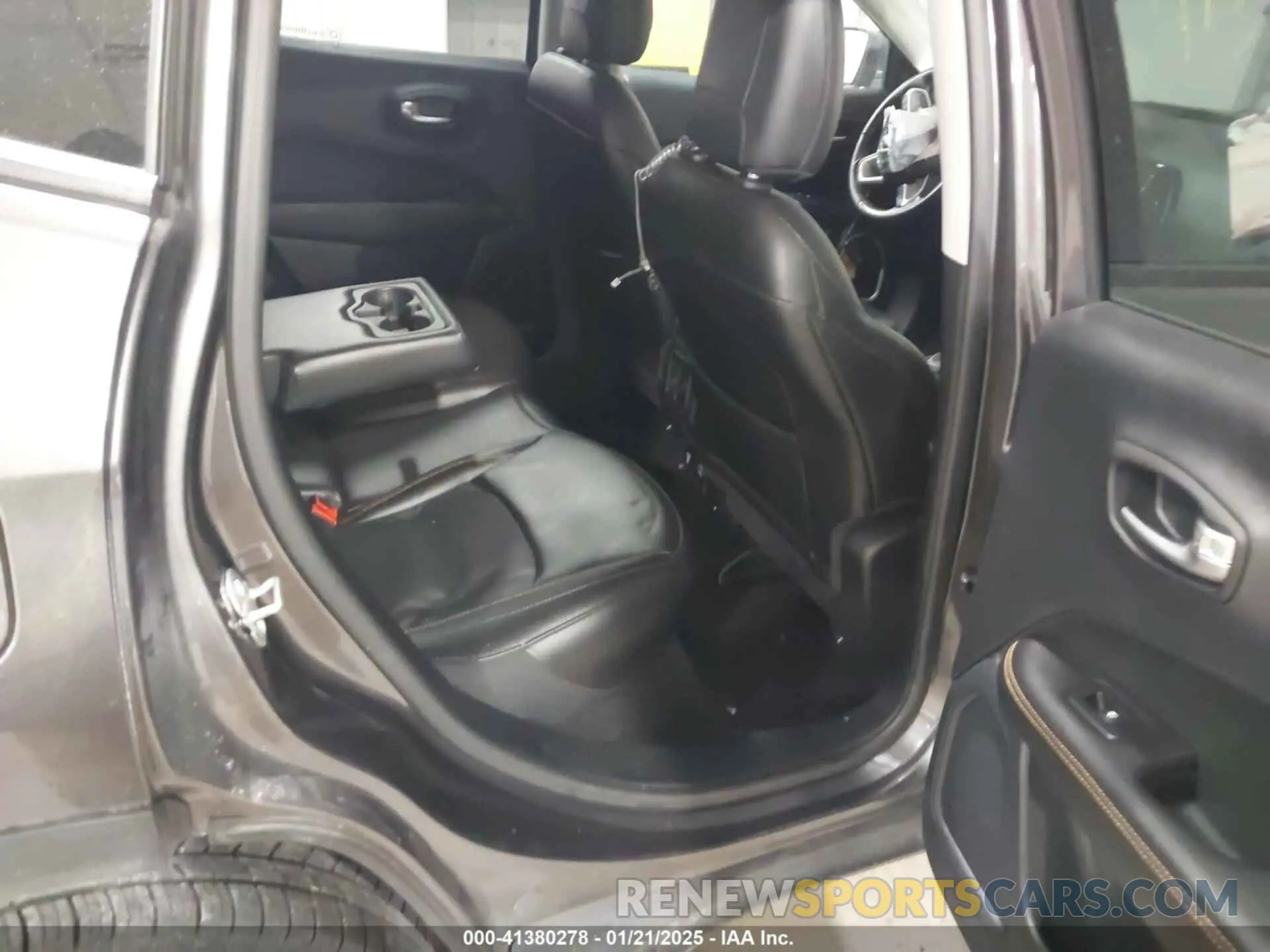 8 Photograph of a damaged car 3C4NJDCB9MT543766 JEEP COMPASS 2021