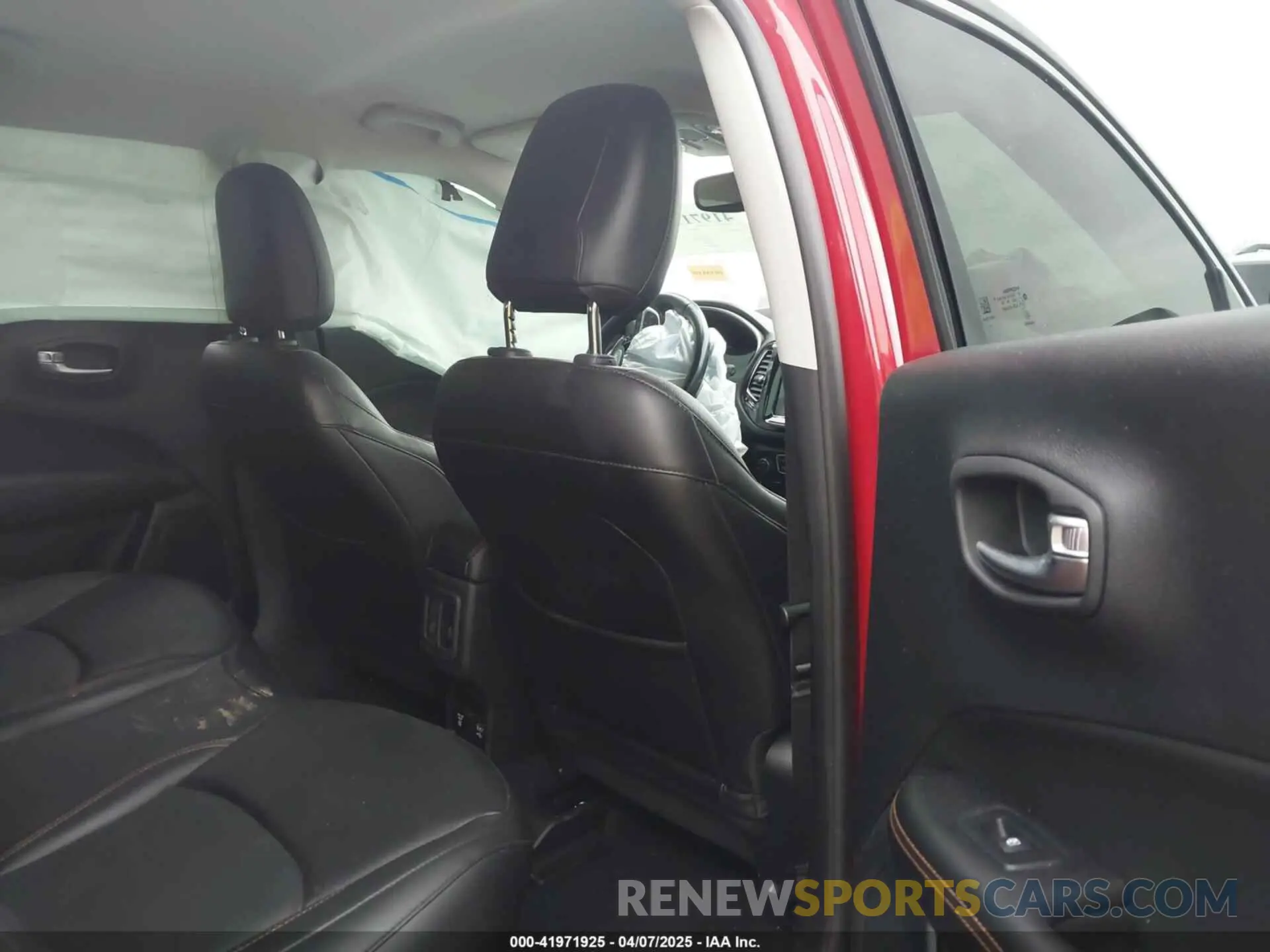 8 Photograph of a damaged car 3C4NJDCB9MT549759 JEEP COMPASS 2021