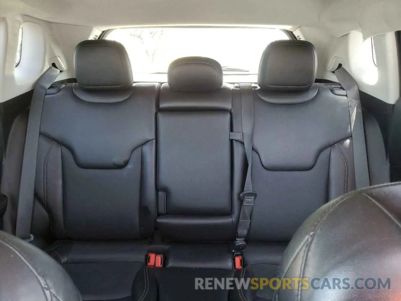 10 Photograph of a damaged car 3C4NJDCB9MT556517 JEEP COMPASS 2021