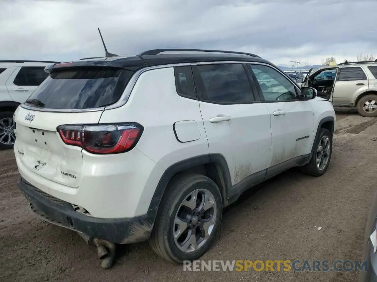 3 Photograph of a damaged car 3C4NJDCBXMT506130 JEEP COMPASS 2021
